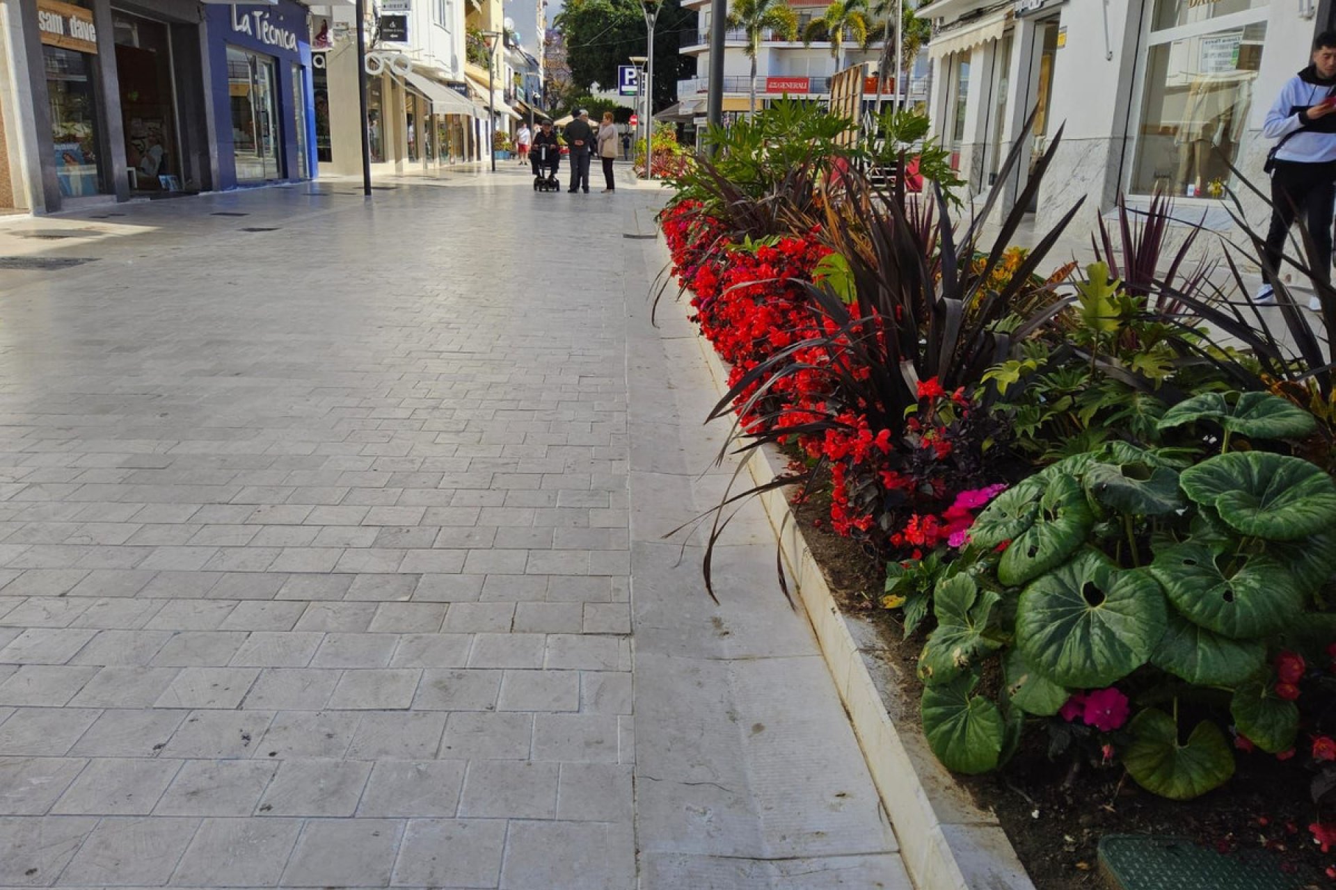 Resale - Apartment - Middle Floor Apartment - Estepona - Estepona Centro