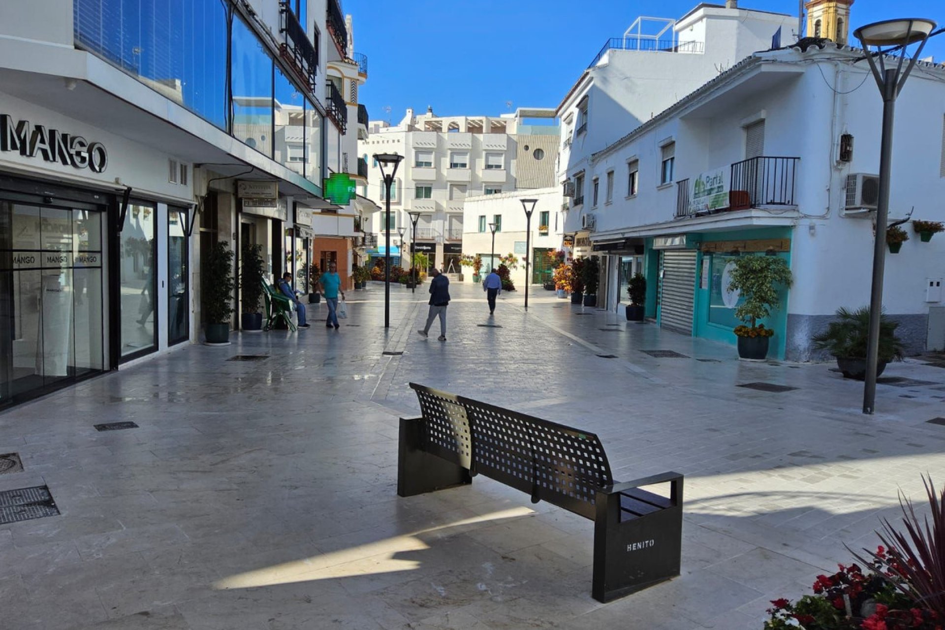 Resale - Apartment - Middle Floor Apartment - Estepona - Estepona Centro