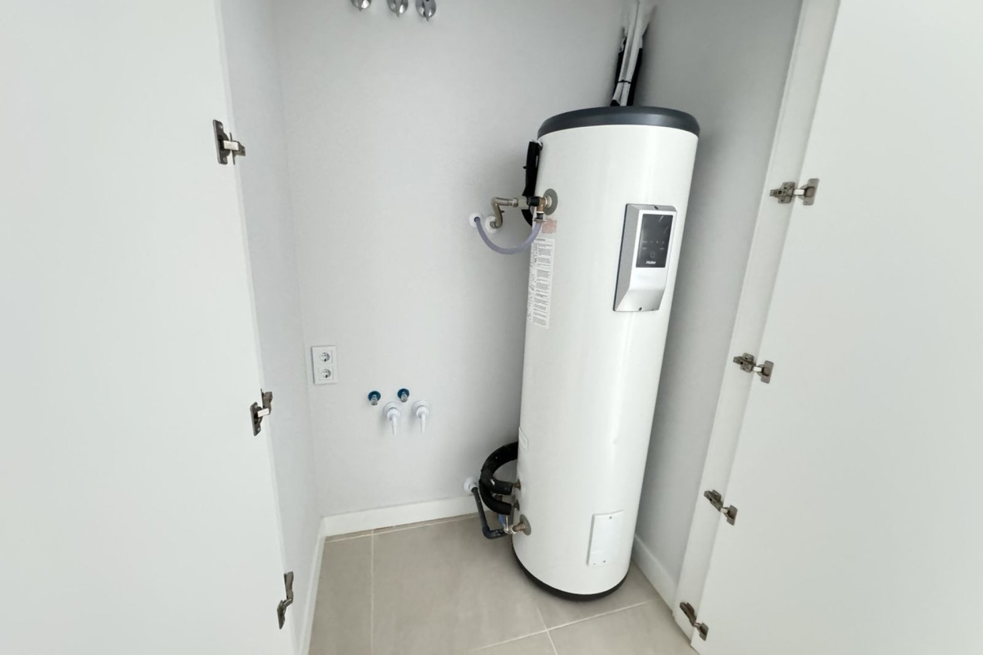 Resale - Apartment - Middle Floor Apartment - Estepona - Estepona Centro