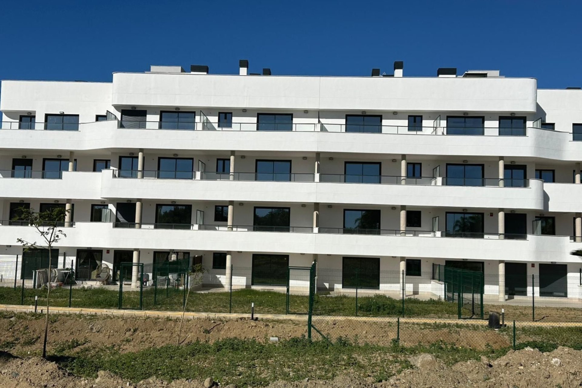 Resale - Apartment - Middle Floor Apartment - Estepona - Estepona Centro