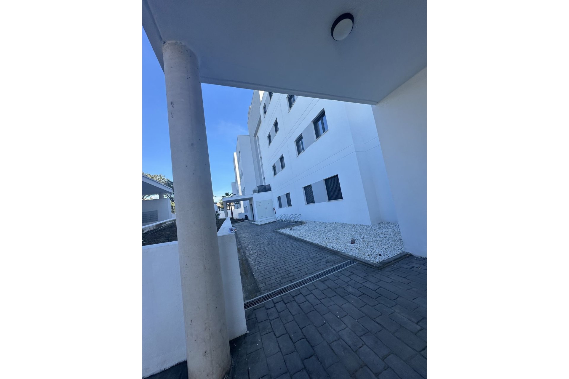 Resale - Apartment - Middle Floor Apartment - Estepona - Estepona Centro