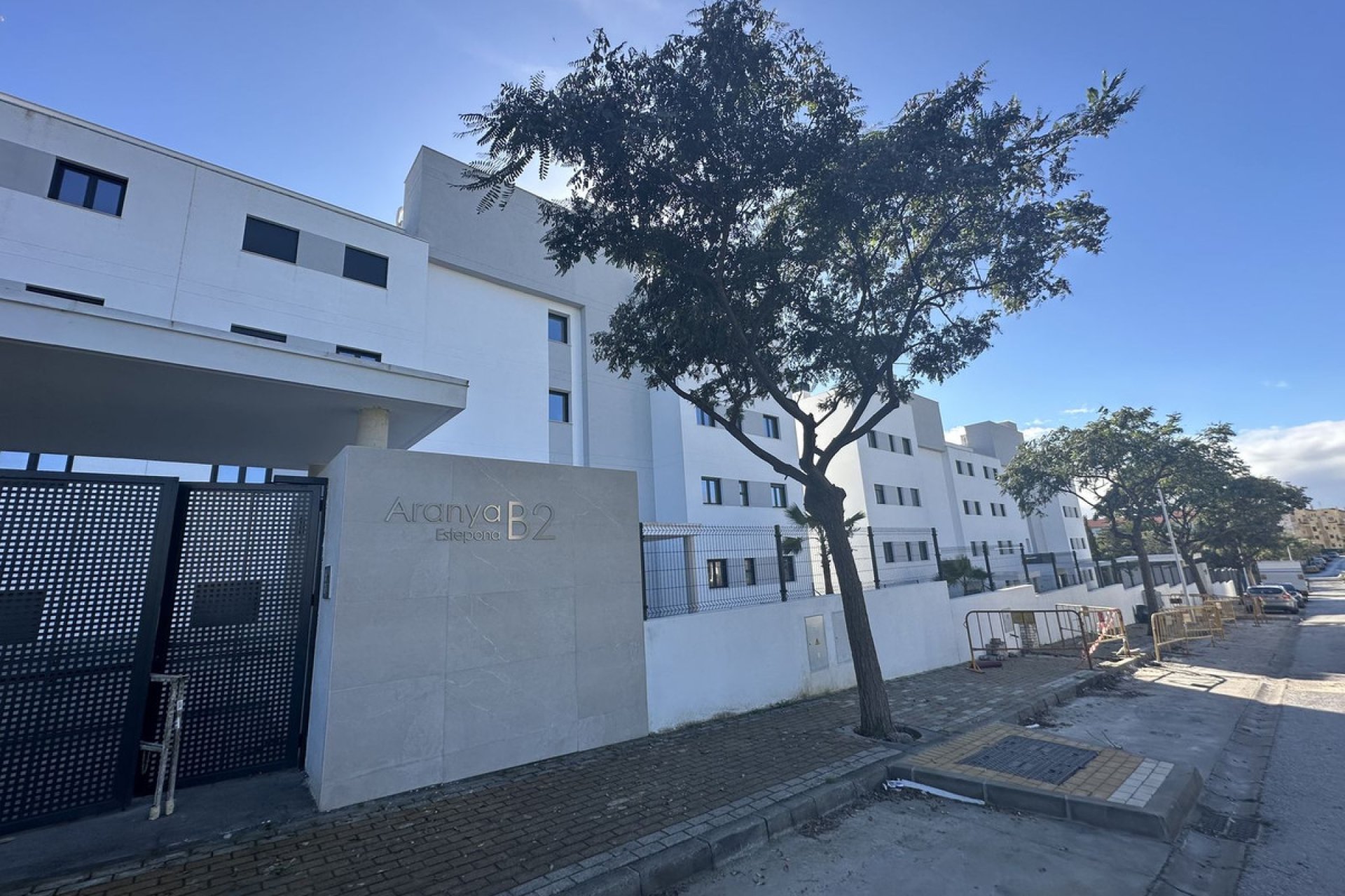 Resale - Apartment - Middle Floor Apartment - Estepona - Estepona Centro