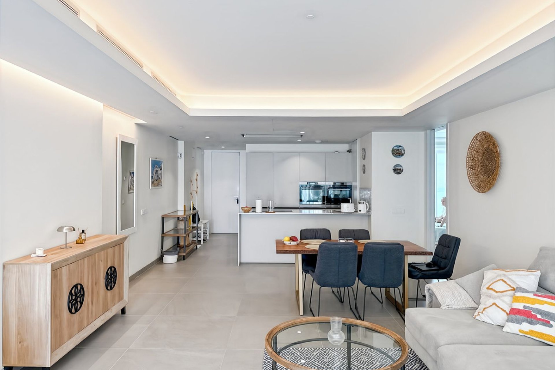 Resale - Apartment - Middle Floor Apartment - Estepona - Estepona Centro