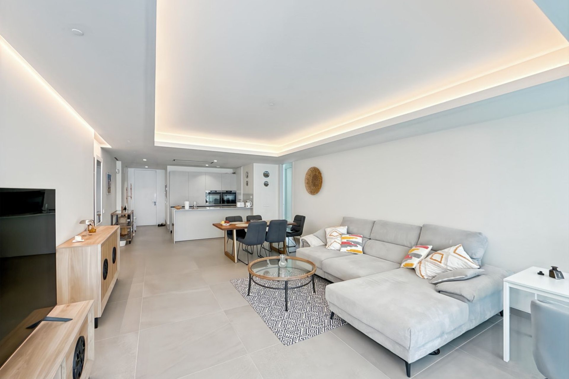 Resale - Apartment - Middle Floor Apartment - Estepona - Estepona Centro