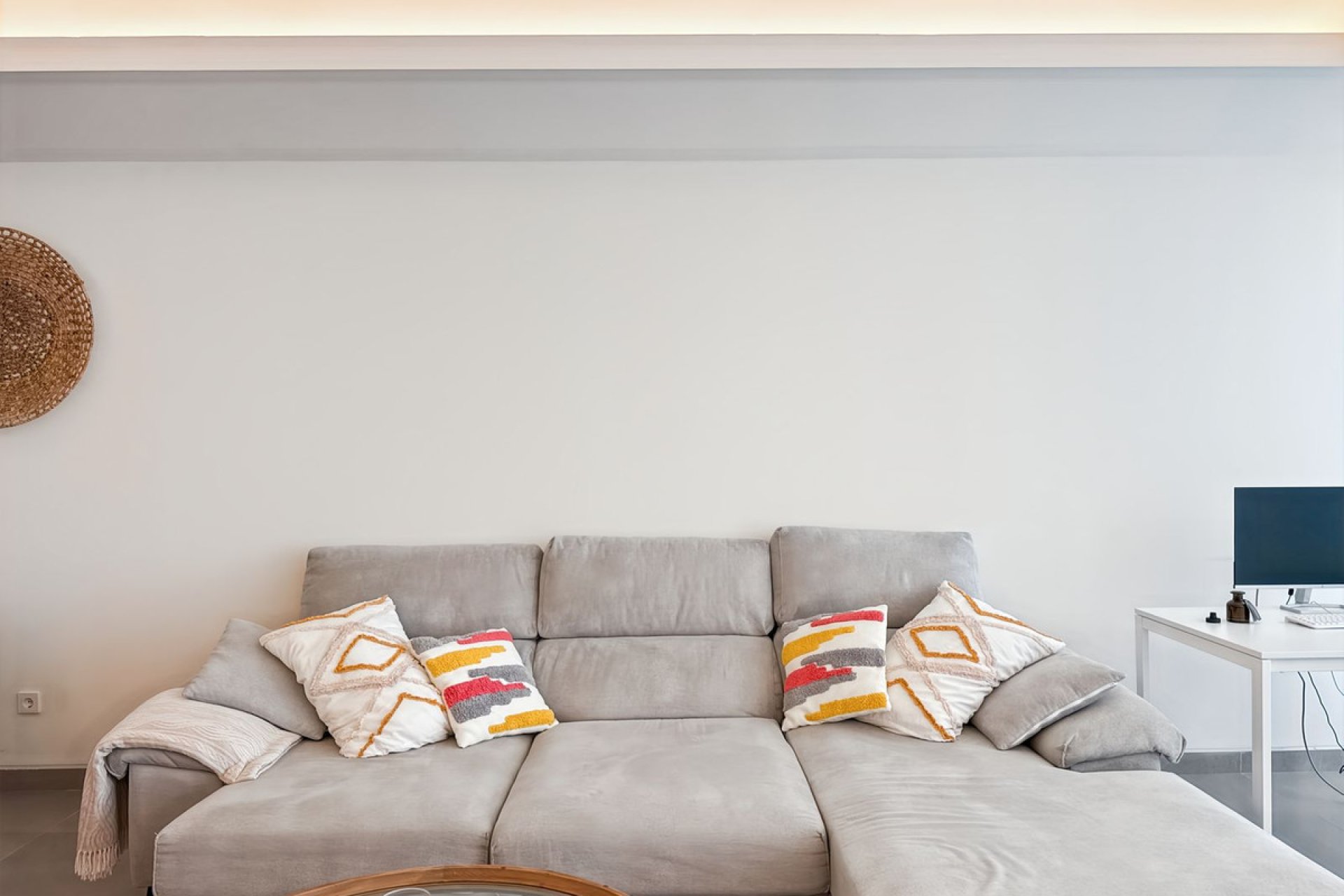 Resale - Apartment - Middle Floor Apartment - Estepona - Estepona Centro