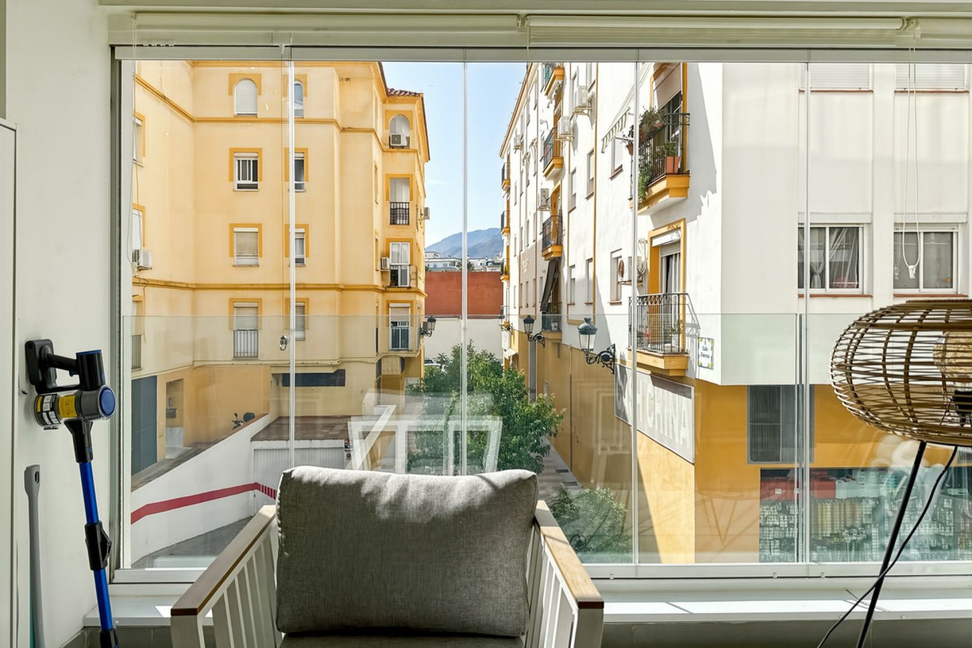 Resale - Apartment - Middle Floor Apartment - Estepona - Estepona Centro