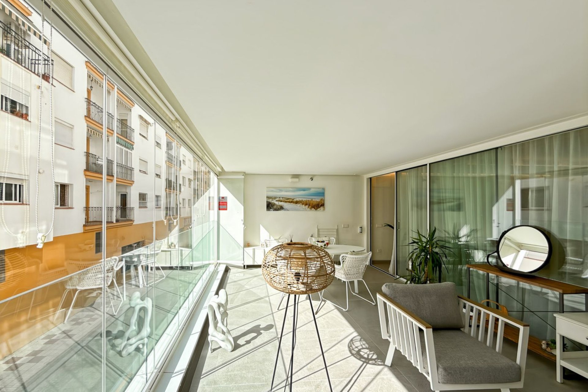 Resale - Apartment - Middle Floor Apartment - Estepona - Estepona Centro