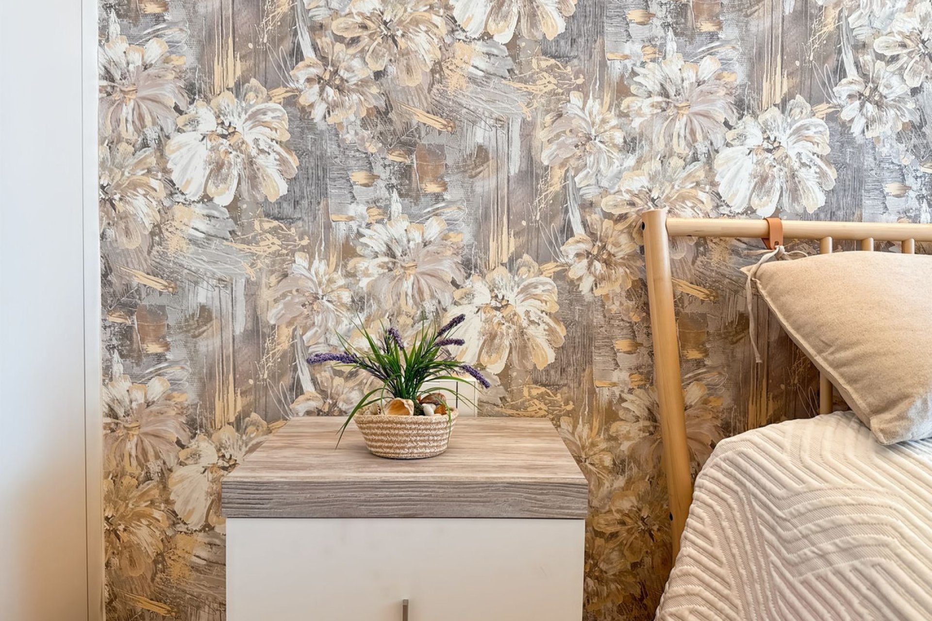 Resale - Apartment - Middle Floor Apartment - Estepona - Estepona Centro