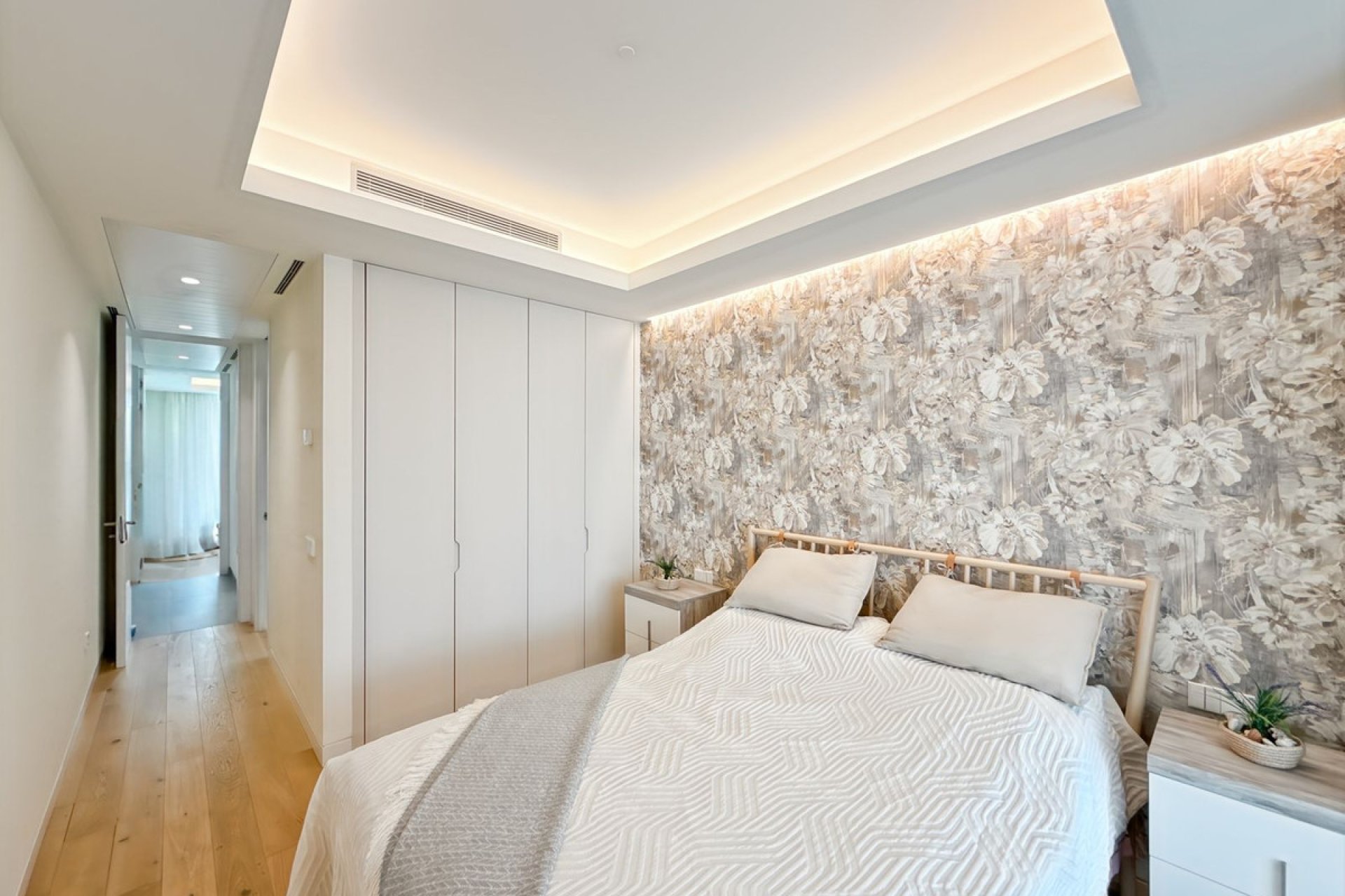 Resale - Apartment - Middle Floor Apartment - Estepona - Estepona Centro