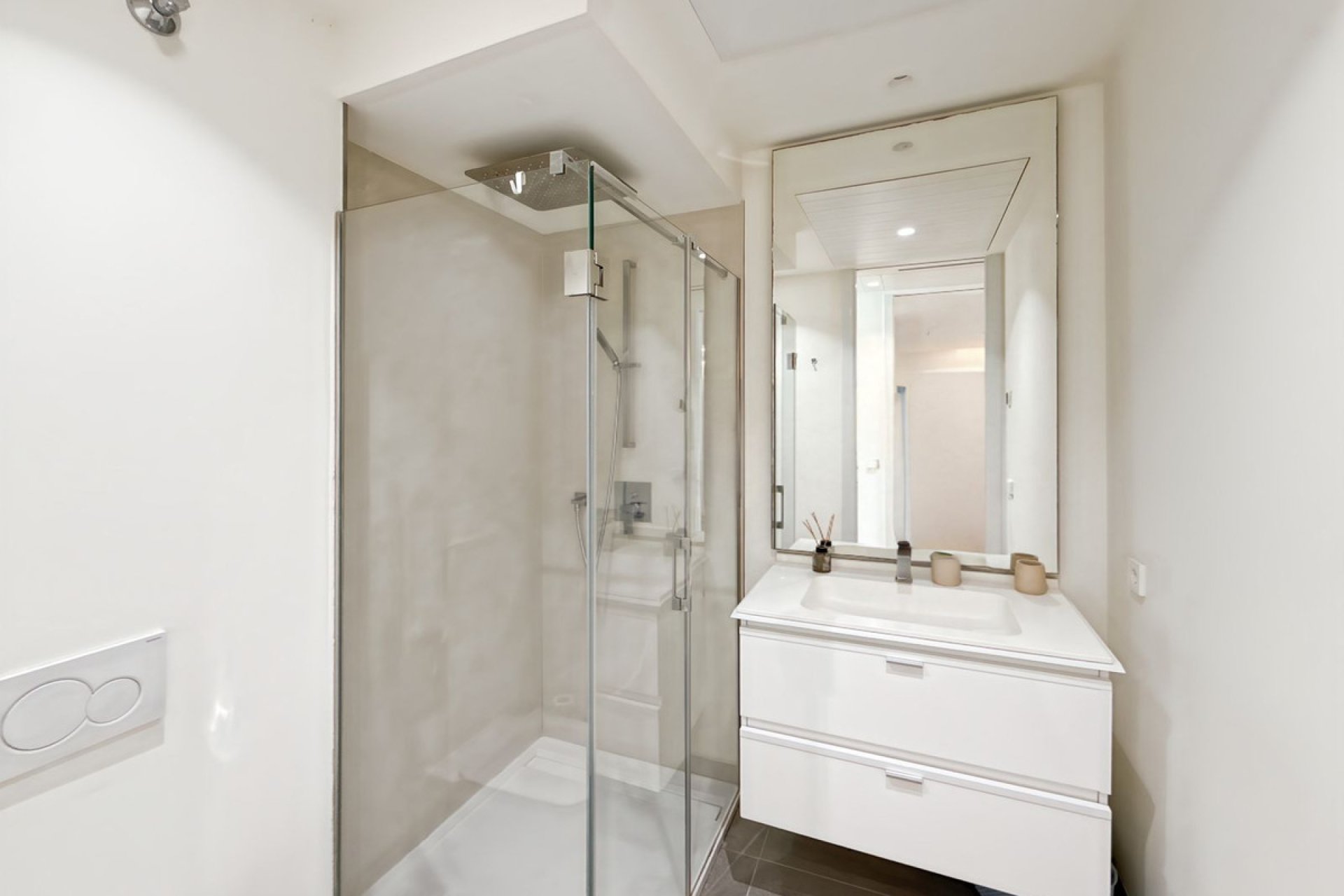 Resale - Apartment - Middle Floor Apartment - Estepona - Estepona Centro