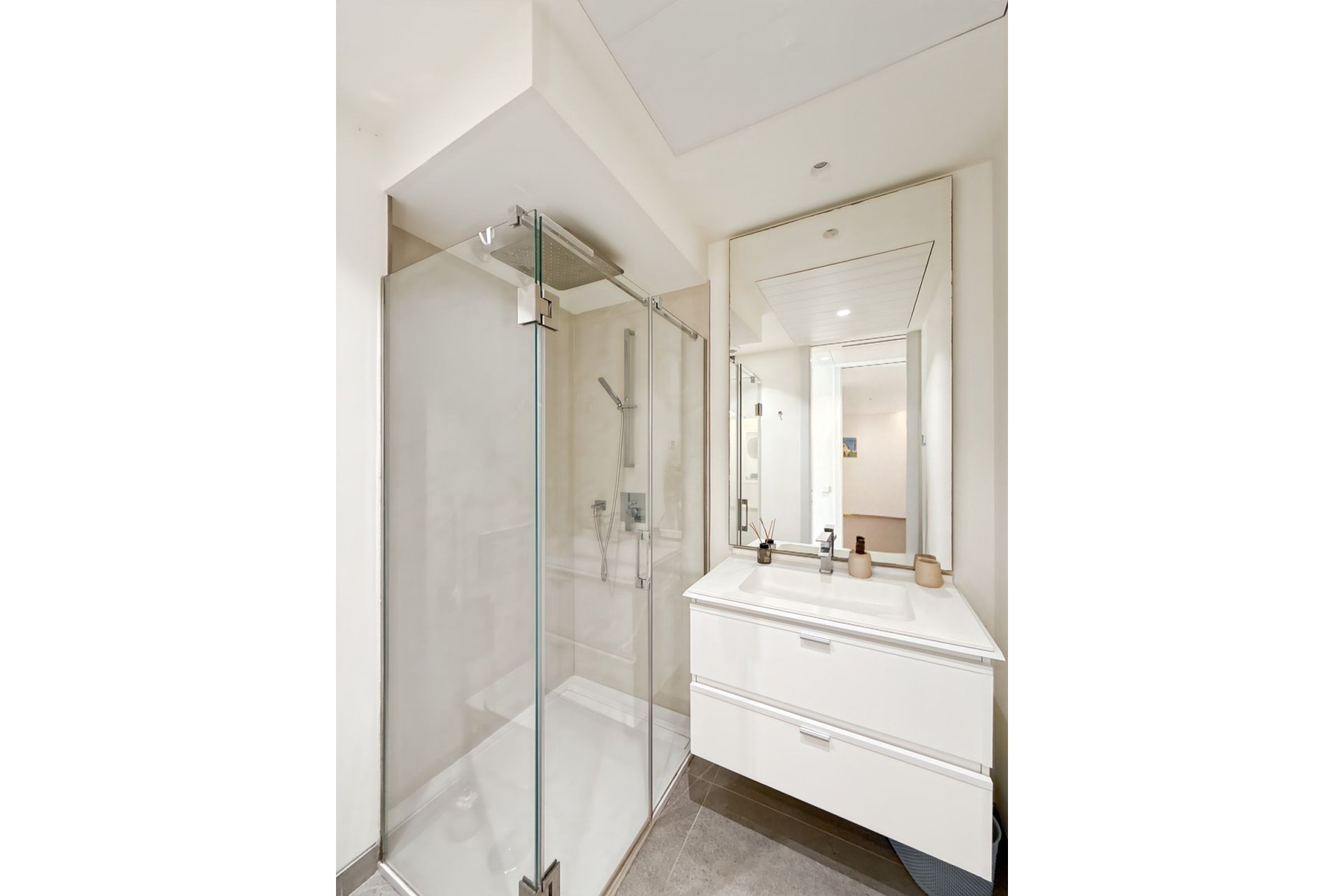 Resale - Apartment - Middle Floor Apartment - Estepona - Estepona Centro