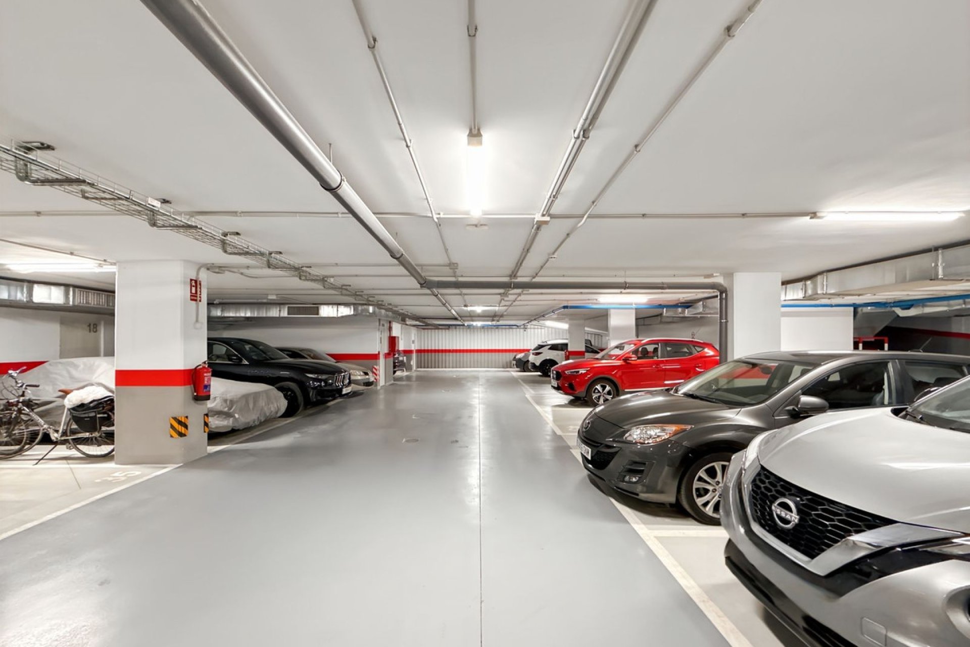 Resale - Apartment - Middle Floor Apartment - Estepona - Estepona Centro