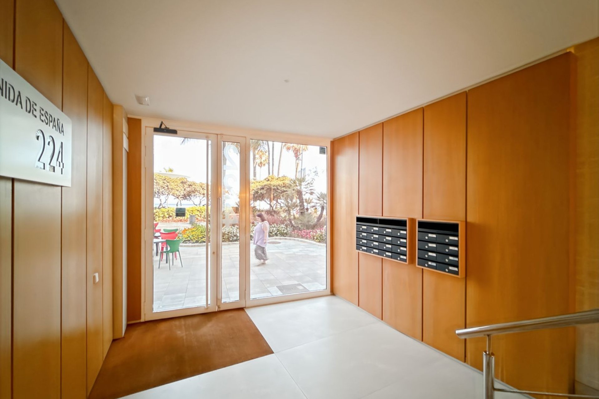 Resale - Apartment - Middle Floor Apartment - Estepona - Estepona Centro