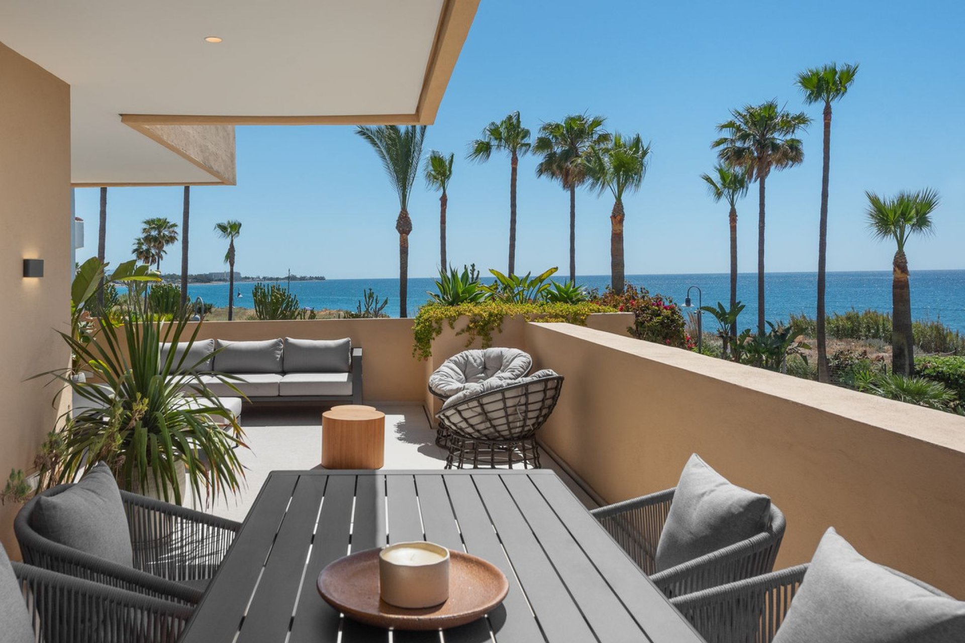 Resale - Apartment - Middle Floor Apartment - Estepona - Estepona Centro