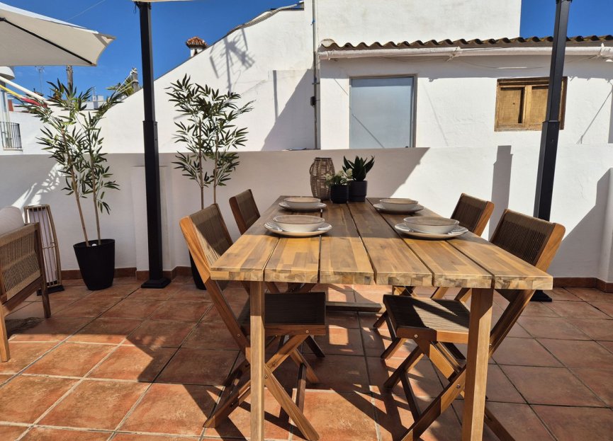 Resale - Apartment - Middle Floor Apartment - Estepona - Estepona Centro