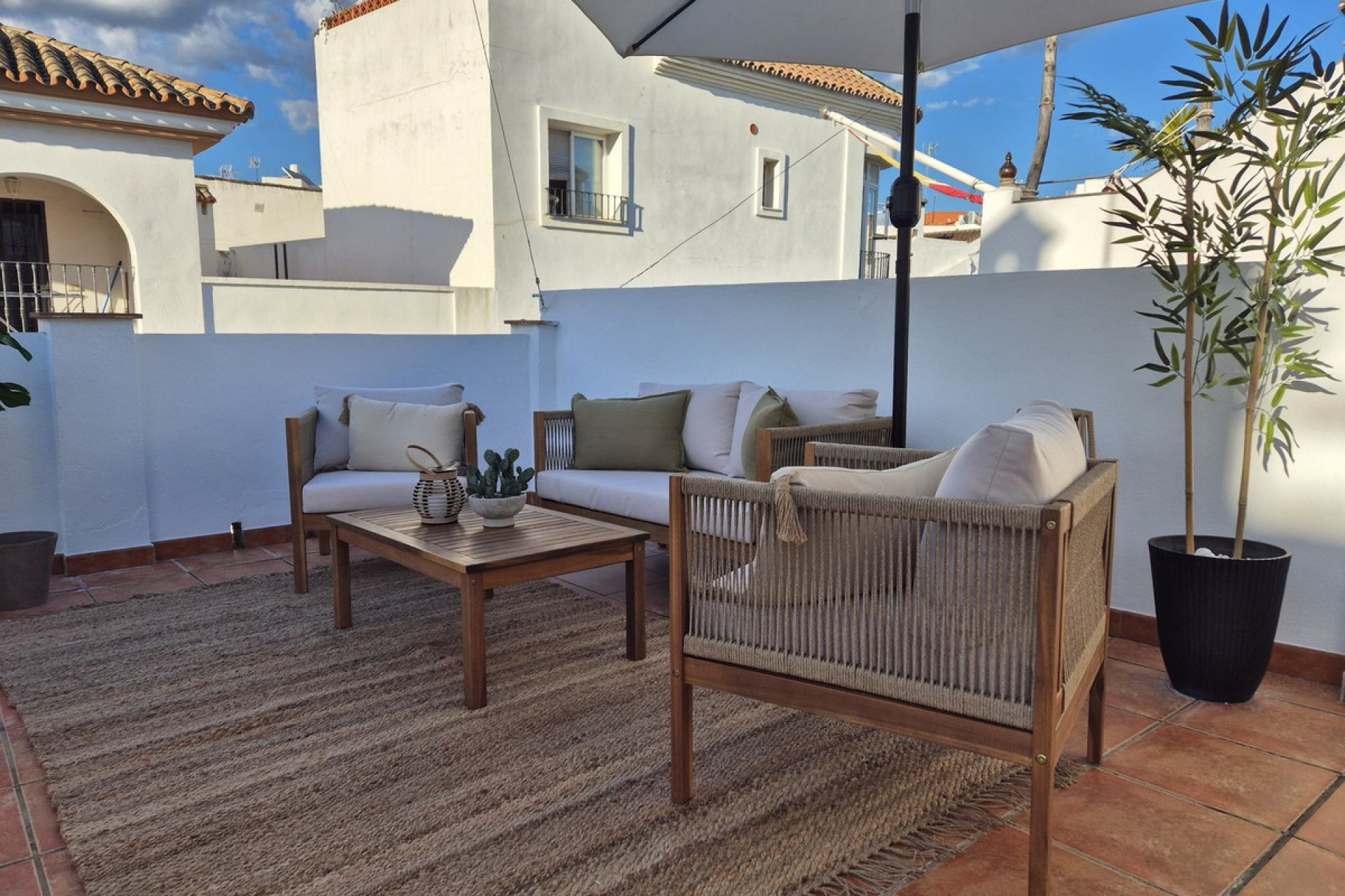 Resale - Apartment - Middle Floor Apartment - Estepona - Estepona Centro
