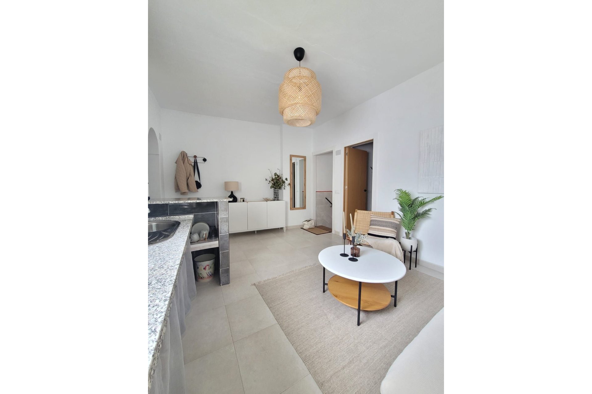 Resale - Apartment - Middle Floor Apartment - Estepona - Estepona Centro