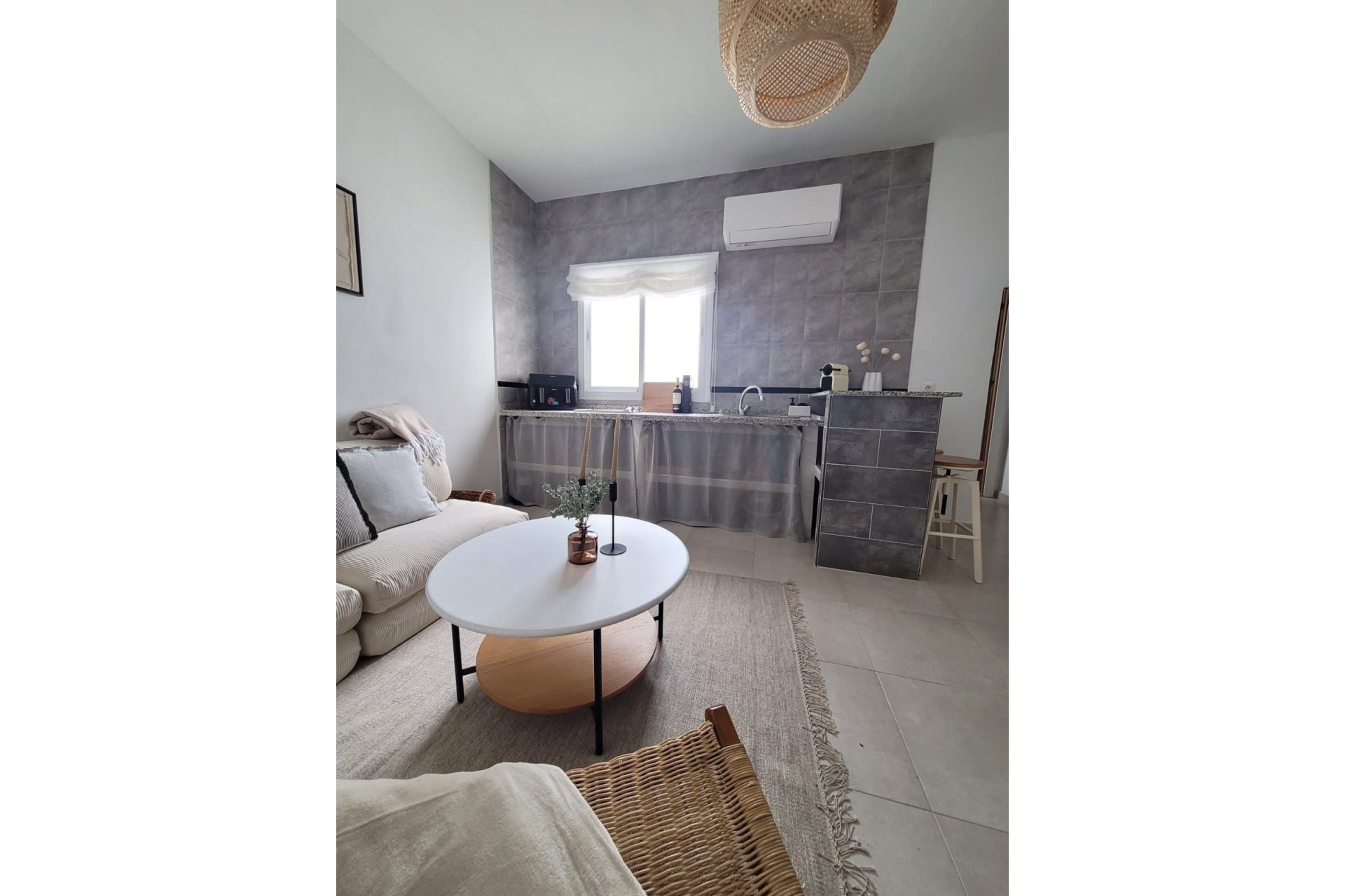 Resale - Apartment - Middle Floor Apartment - Estepona - Estepona Centro