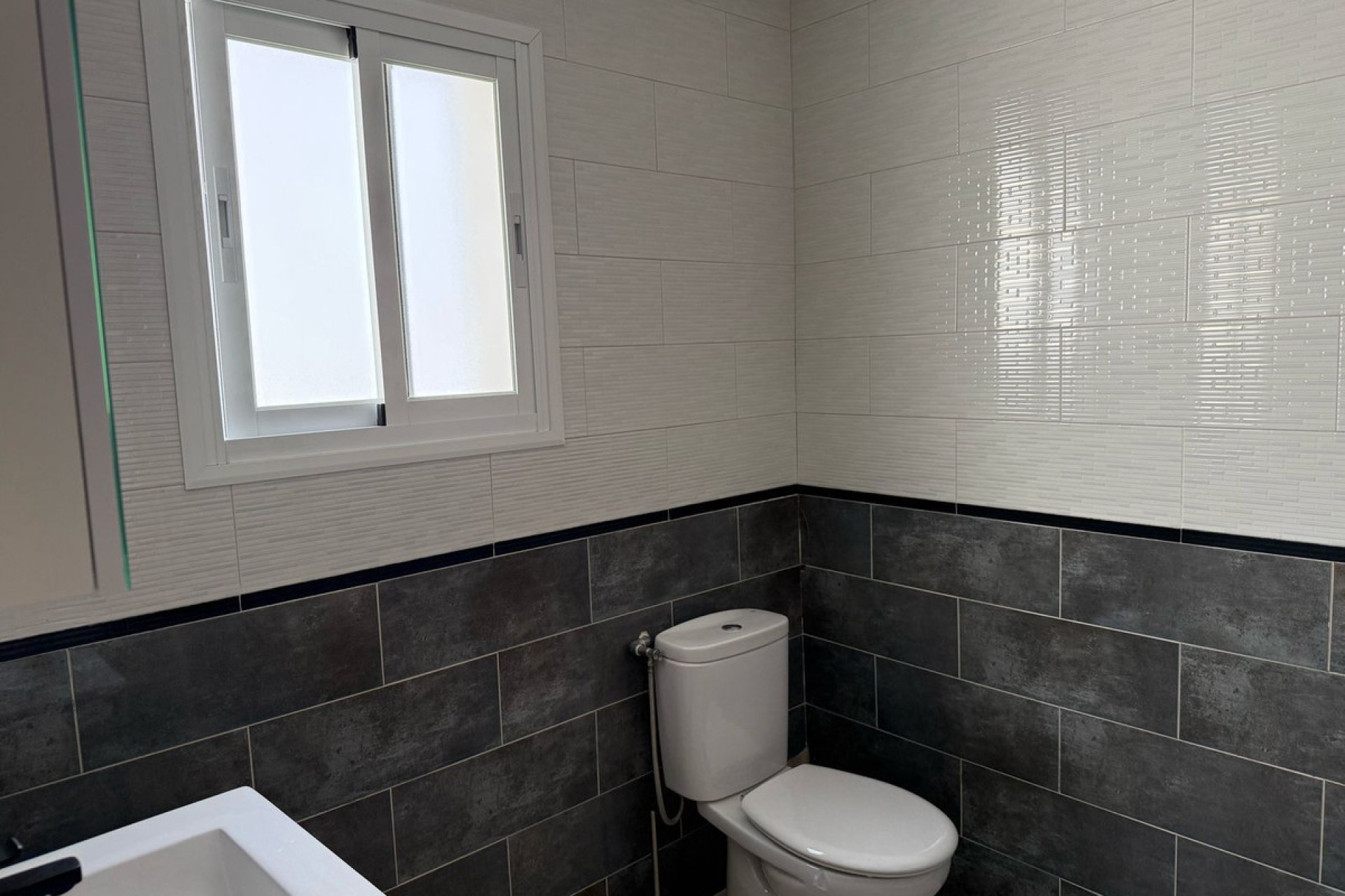 Resale - Apartment - Middle Floor Apartment - Estepona - Estepona Centro