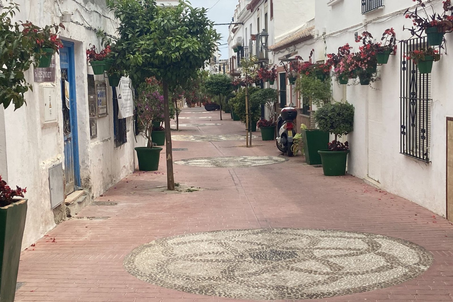 Resale - Apartment - Middle Floor Apartment - Estepona - Estepona Centro