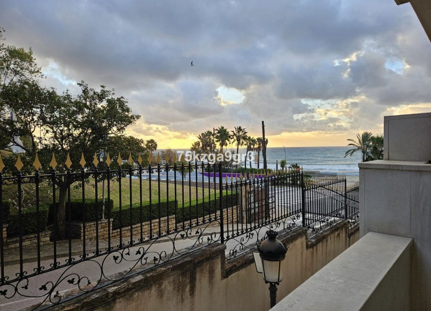 Resale - Apartment - Middle Floor Apartment - Estepona - Estepona Centro