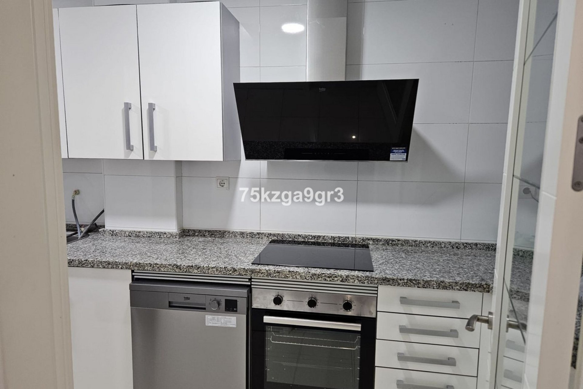 Resale - Apartment - Middle Floor Apartment - Estepona - Estepona Centro