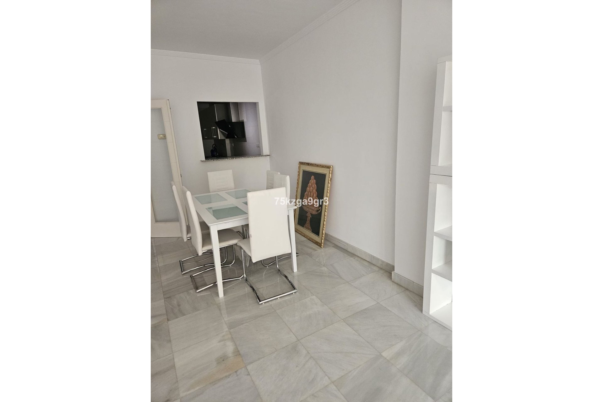 Resale - Apartment - Middle Floor Apartment - Estepona - Estepona Centro