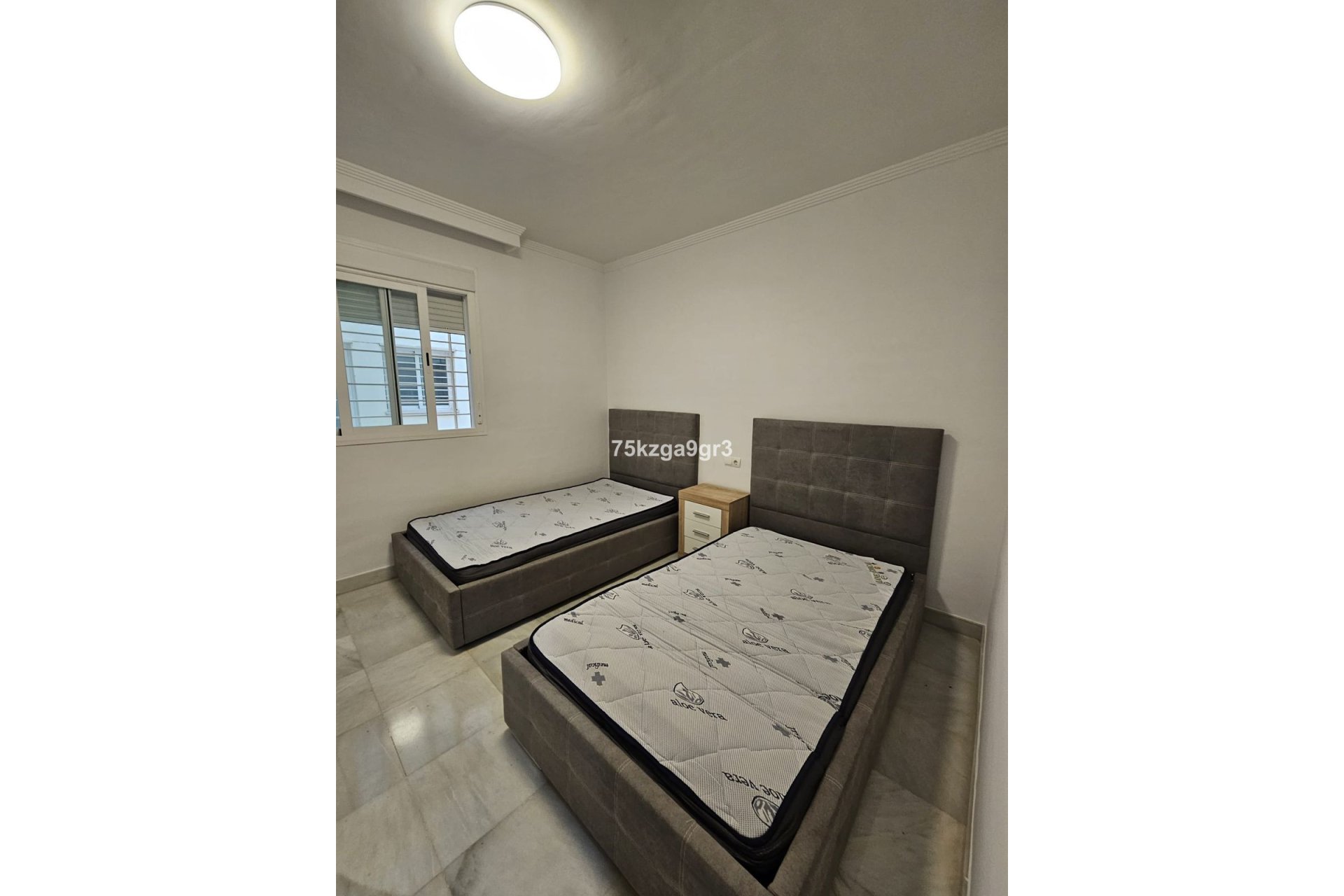 Resale - Apartment - Middle Floor Apartment - Estepona - Estepona Centro