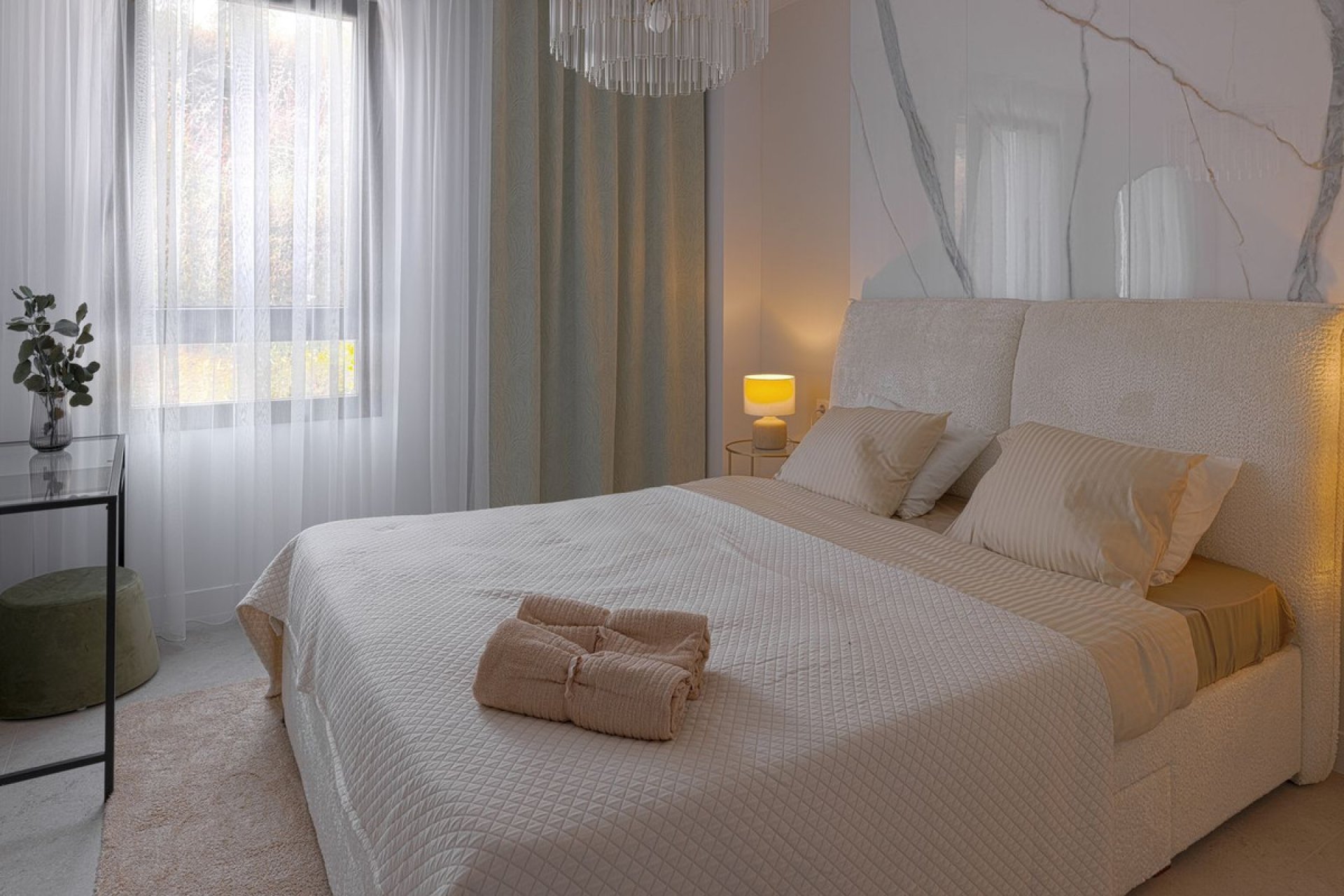 Resale - Apartment - Middle Floor Apartment - Estepona - Estepona Centro