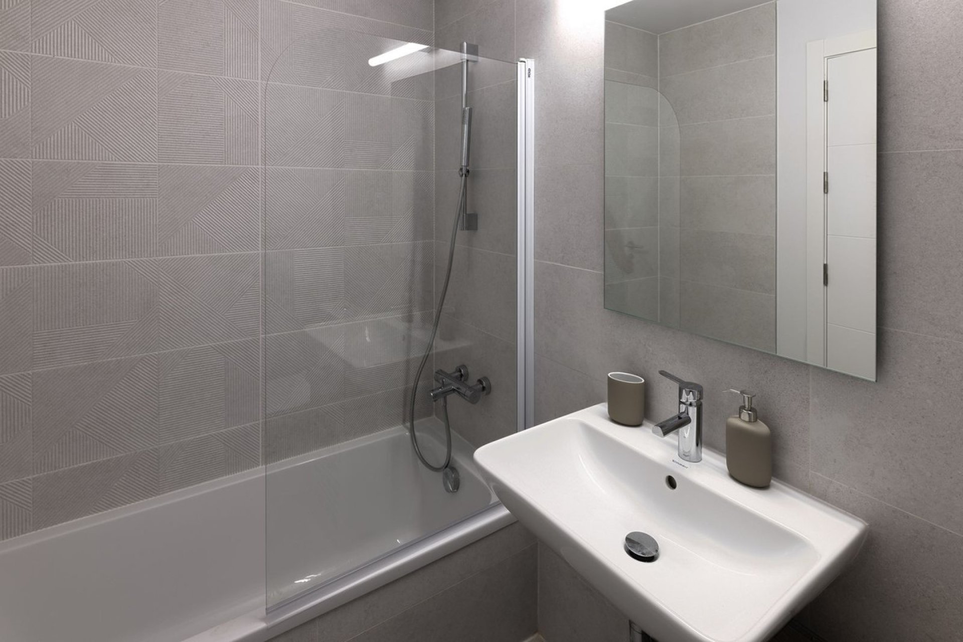 Resale - Apartment - Middle Floor Apartment - Estepona - Estepona Centro