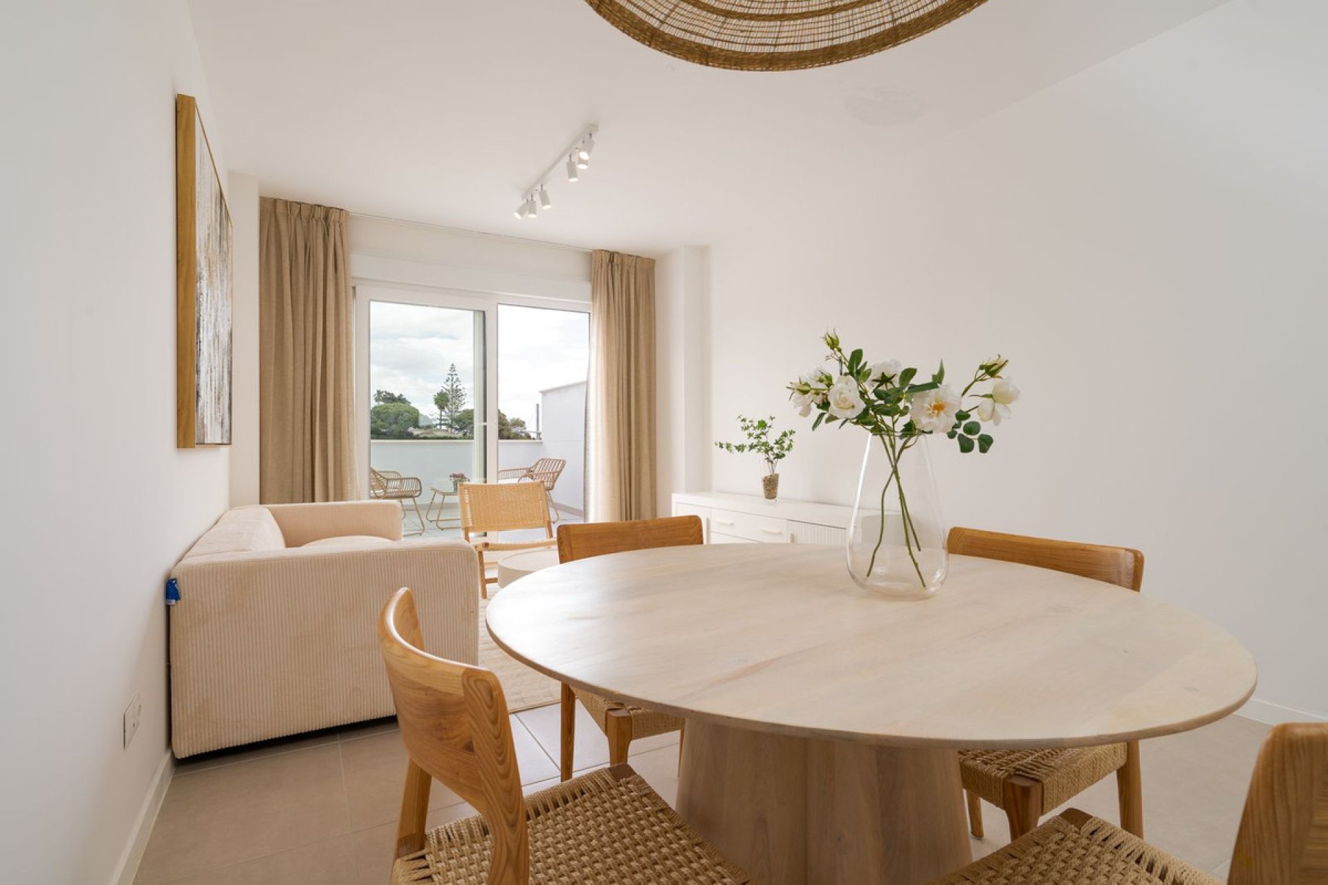 Resale - Apartment - Middle Floor Apartment - Estepona - Estepona Centro