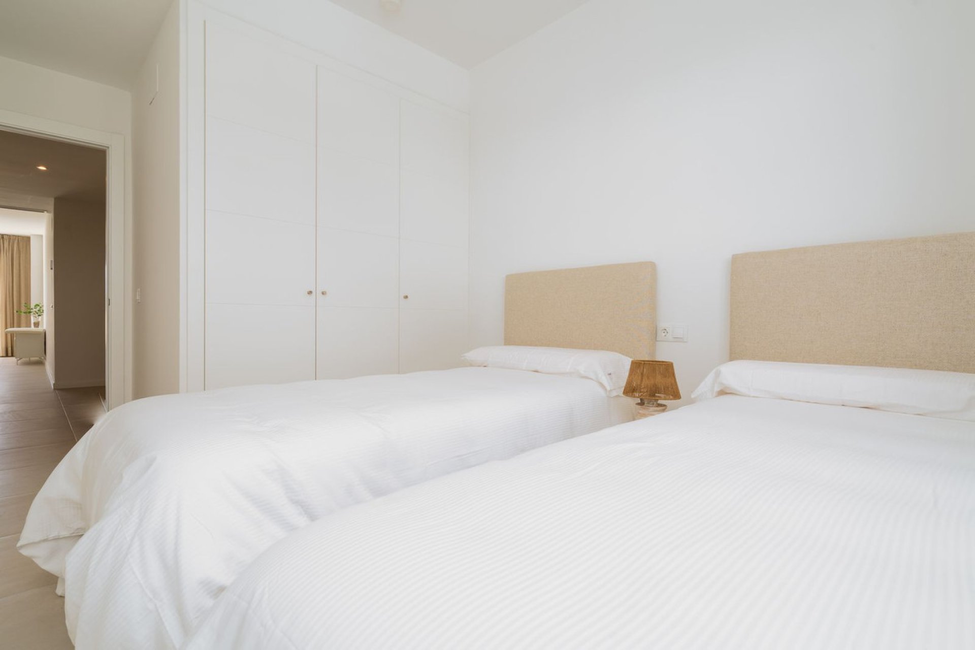 Resale - Apartment - Middle Floor Apartment - Estepona - Estepona Centro