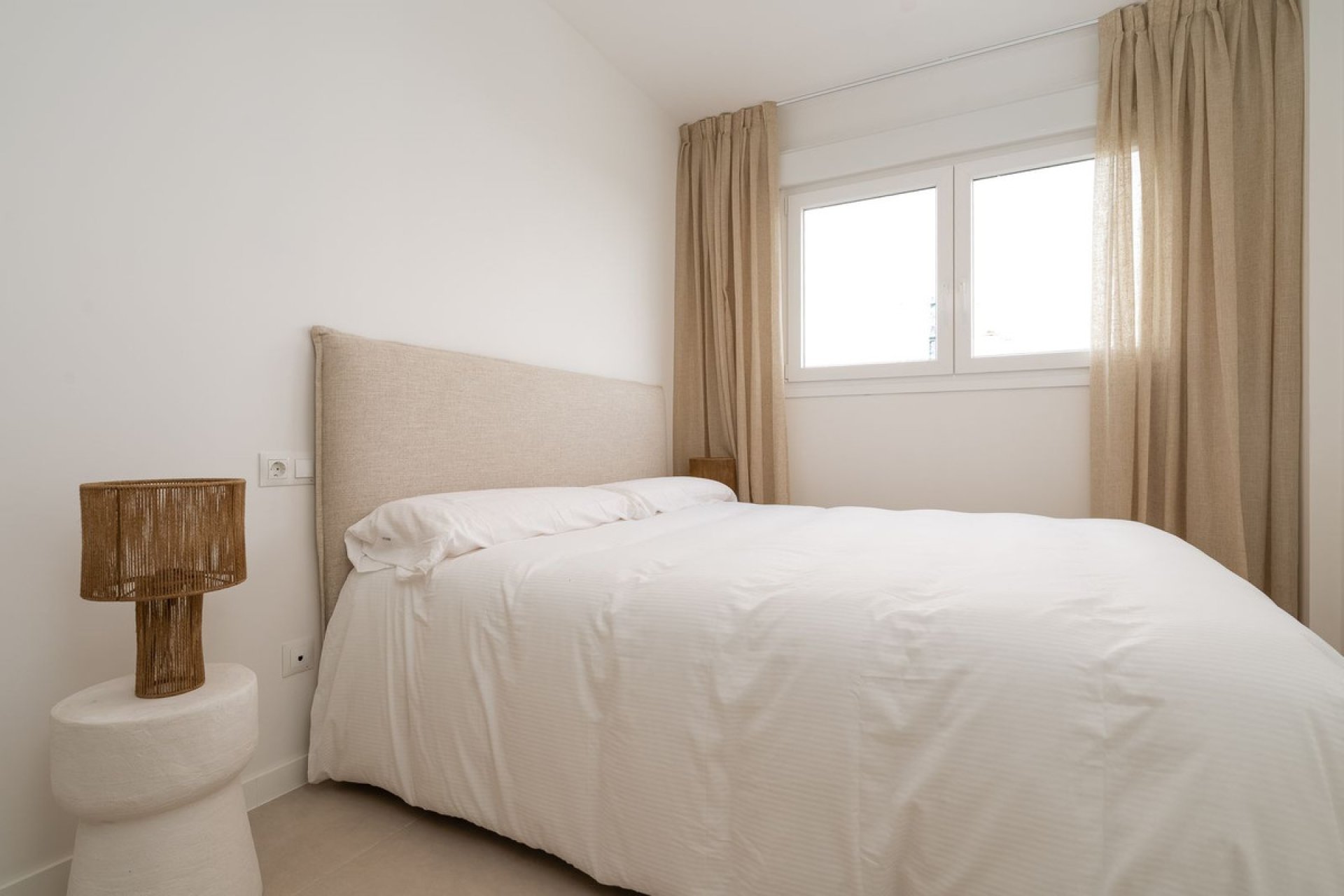 Resale - Apartment - Middle Floor Apartment - Estepona - Estepona Centro