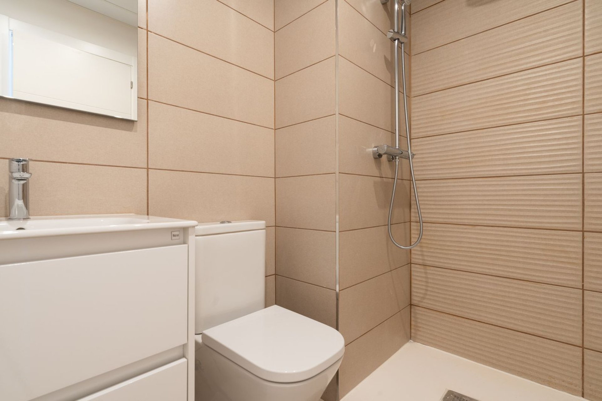 Resale - Apartment - Middle Floor Apartment - Estepona - Estepona Centro