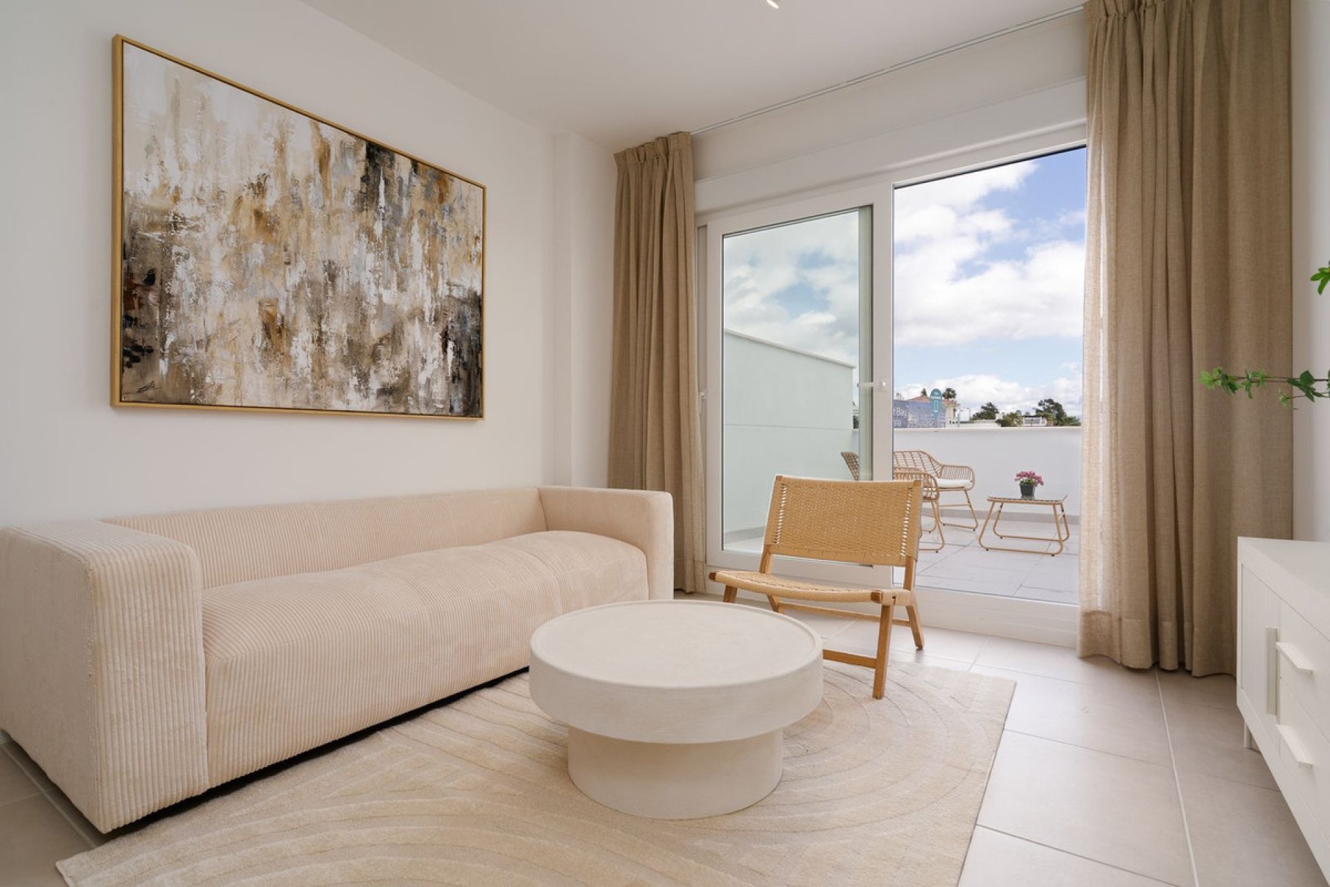 Resale - Apartment - Middle Floor Apartment - Estepona - Estepona Centro