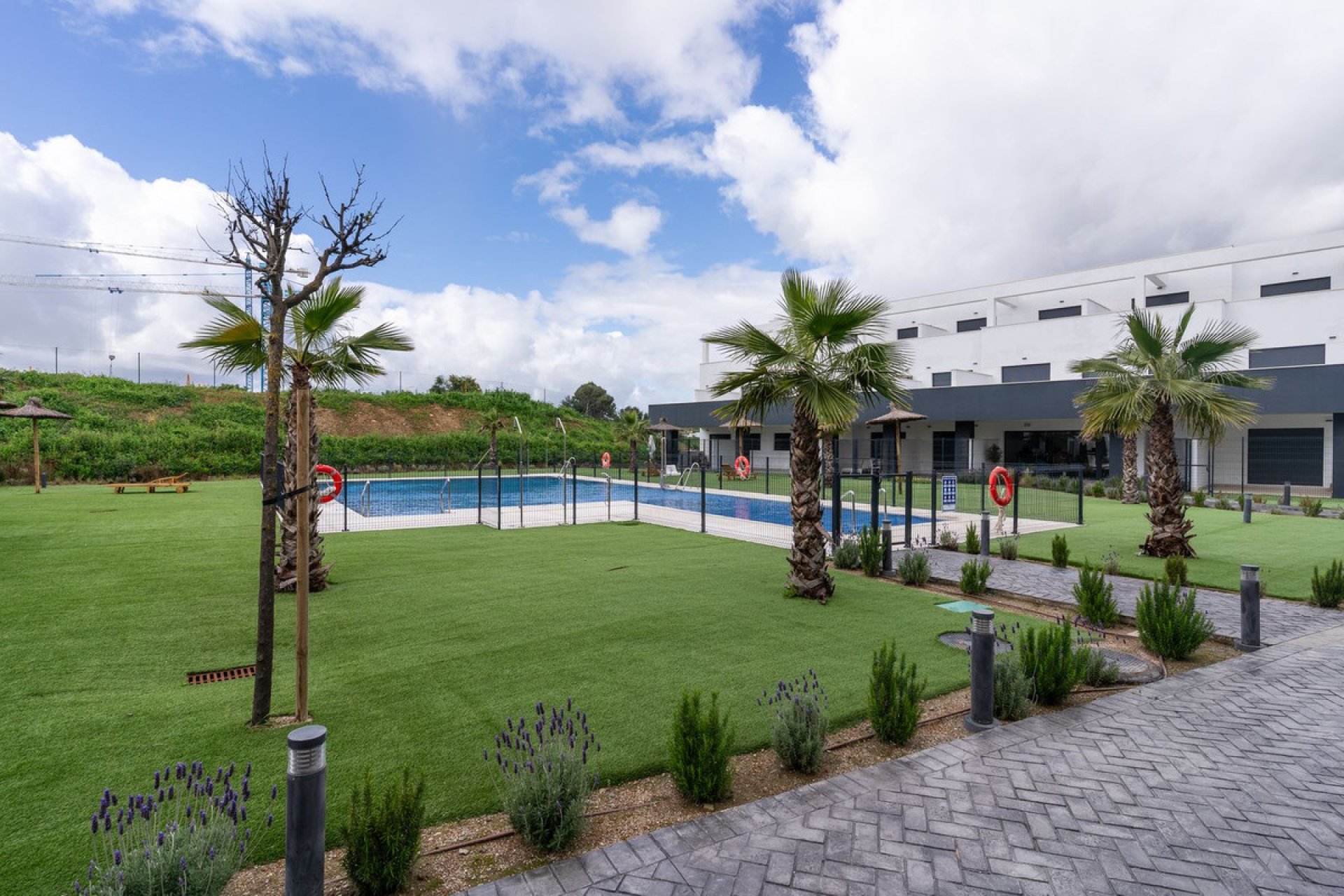 Resale - Apartment - Middle Floor Apartment - Estepona - Estepona Centro