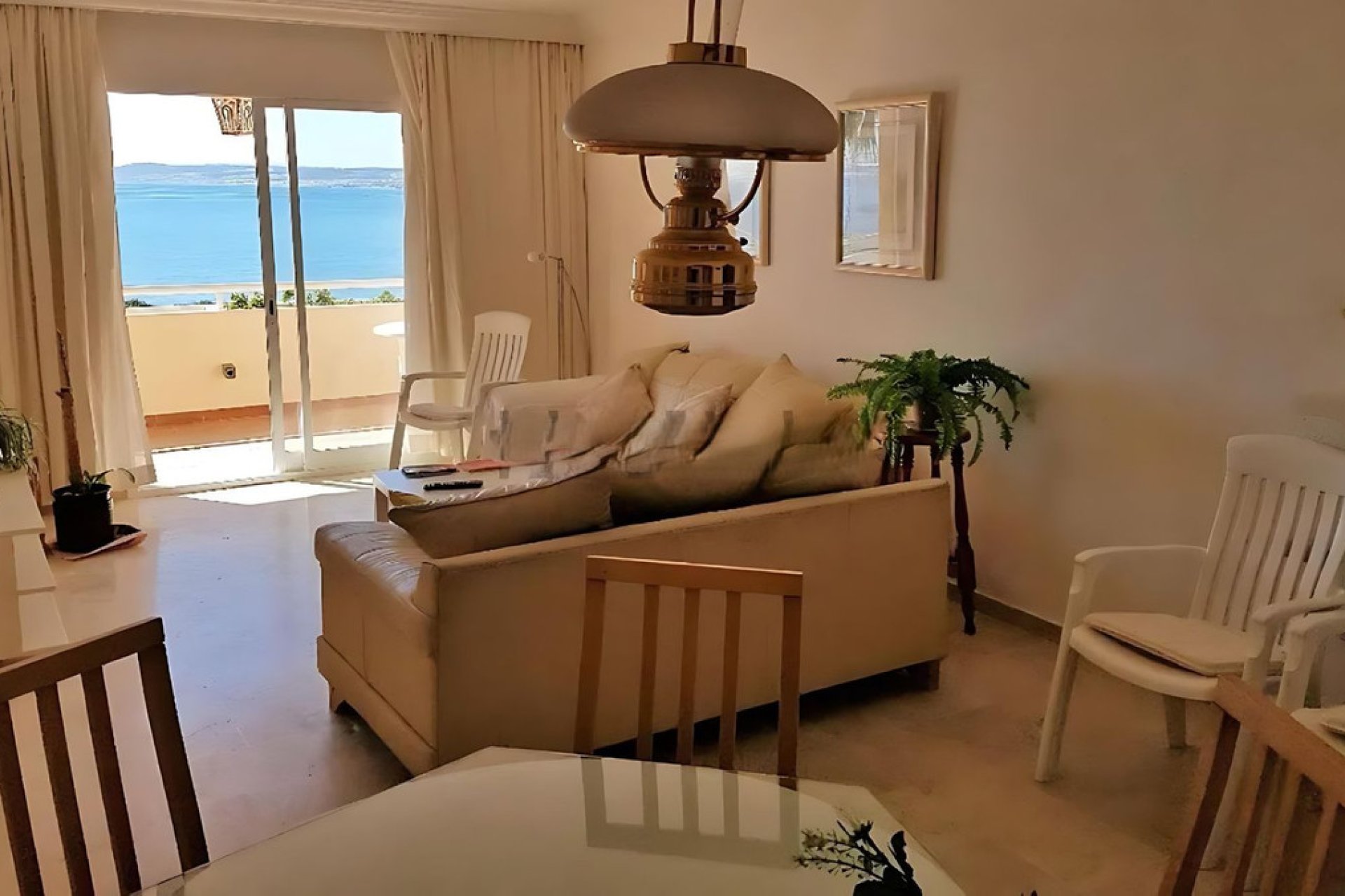 Resale - Apartment - Middle Floor Apartment - Estepona - Estepona Centro