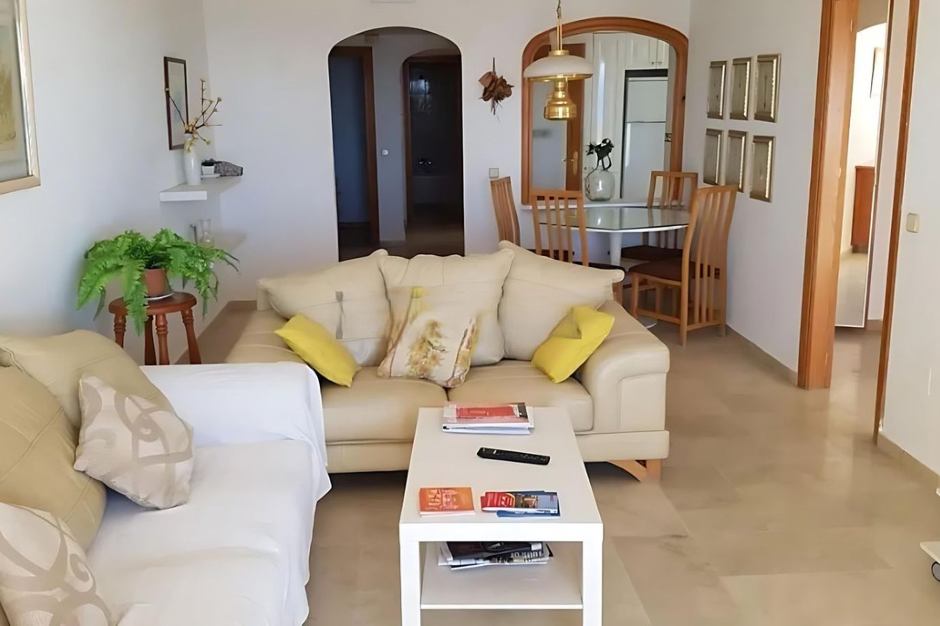 Resale - Apartment - Middle Floor Apartment - Estepona - Estepona Centro