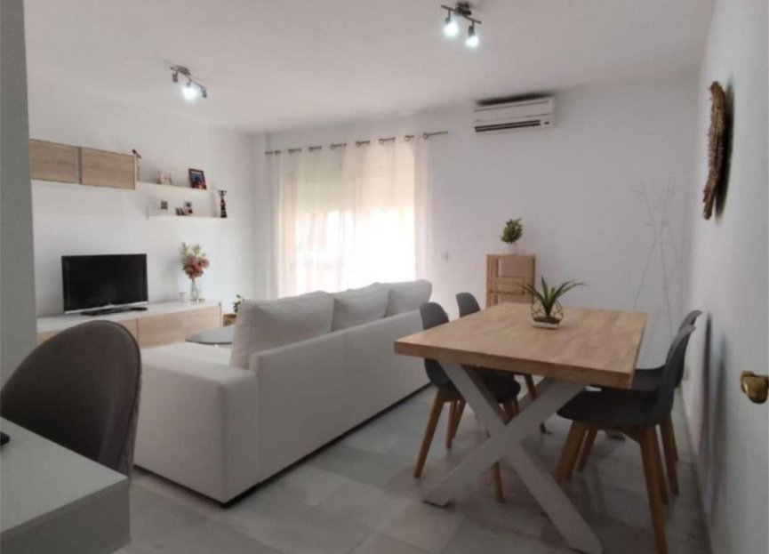 Resale - Apartment - Middle Floor Apartment - Estepona - Estepona Centro