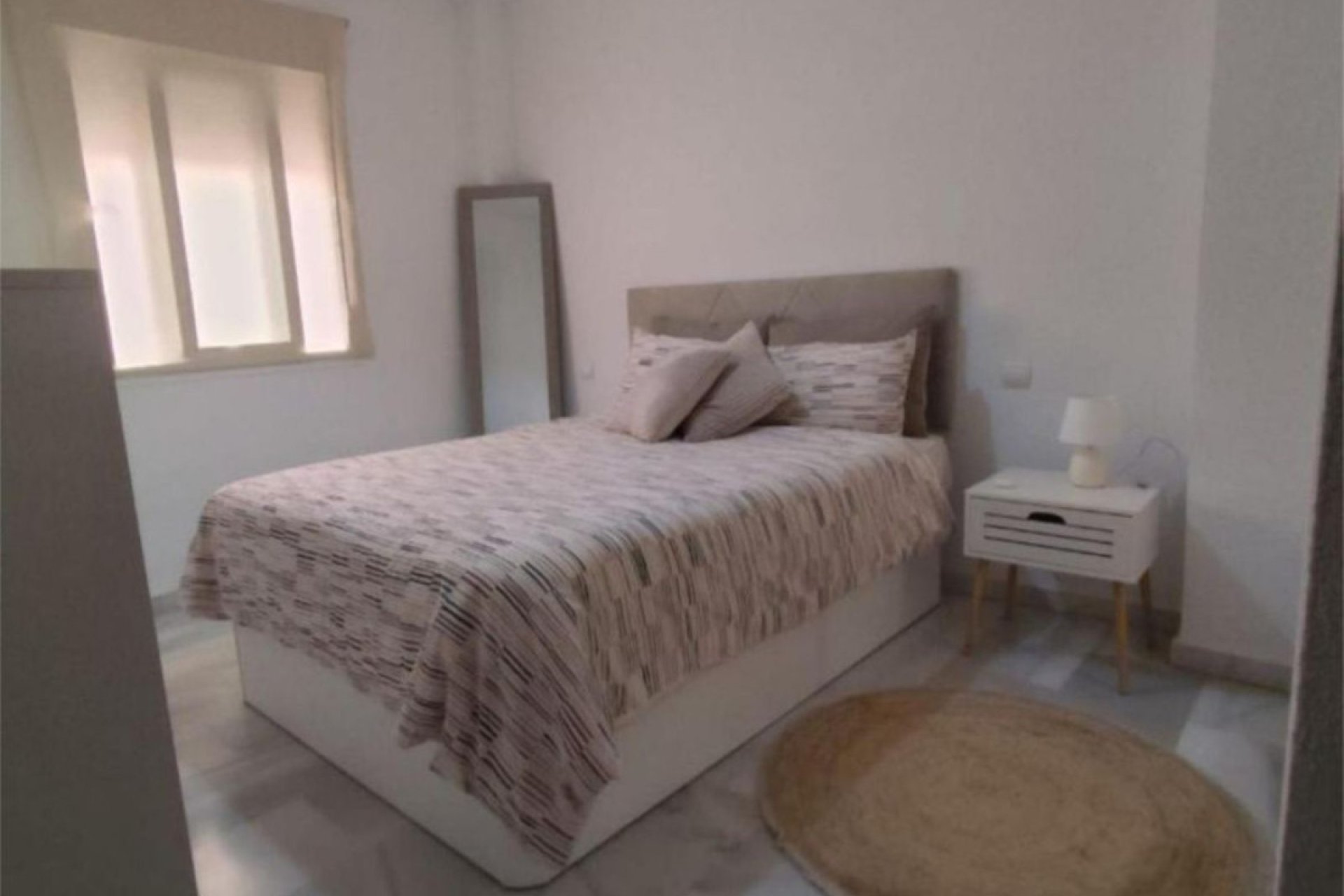 Resale - Apartment - Middle Floor Apartment - Estepona - Estepona Centro