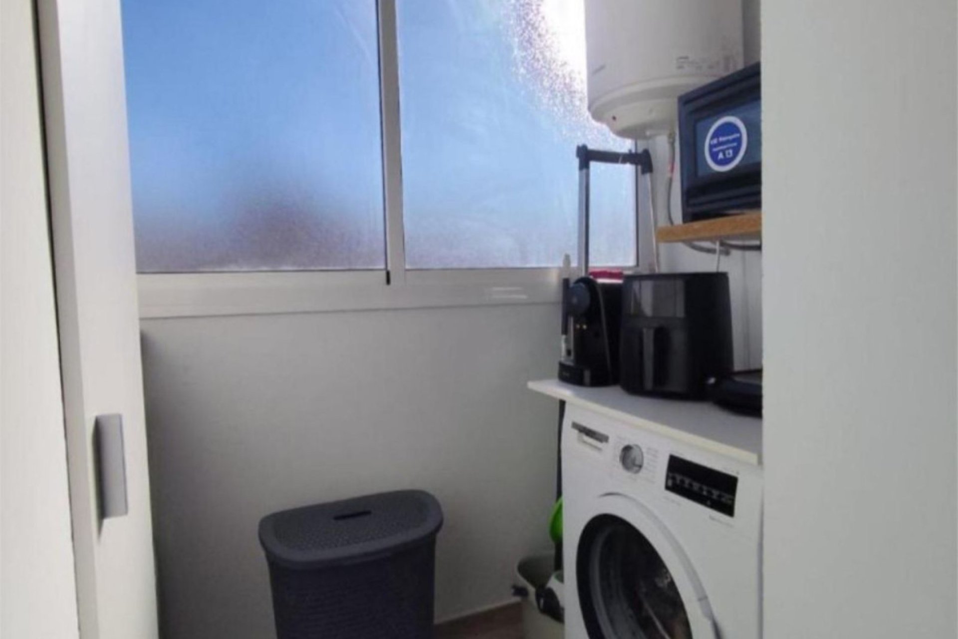 Resale - Apartment - Middle Floor Apartment - Estepona - Estepona Centro