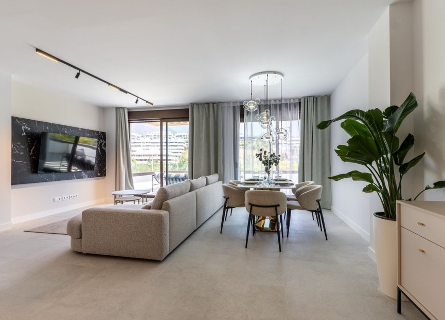 Resale - Apartment - Middle Floor Apartment - Estepona - Estepona Centro