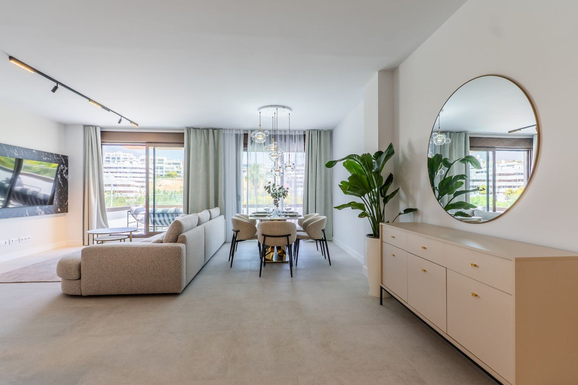 Resale - Apartment - Middle Floor Apartment - Estepona - Estepona Centro