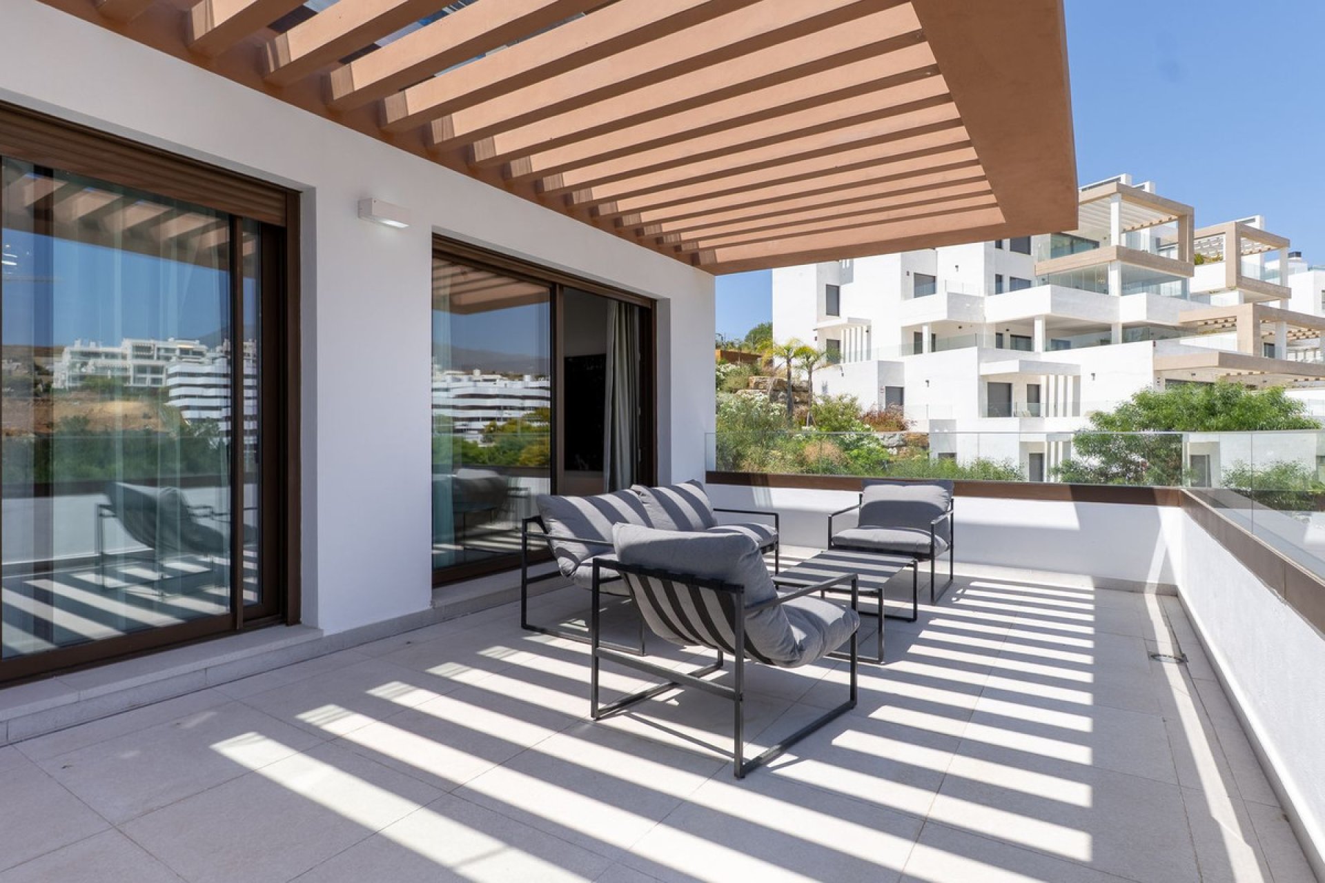 Resale - Apartment - Middle Floor Apartment - Estepona - Estepona Centro