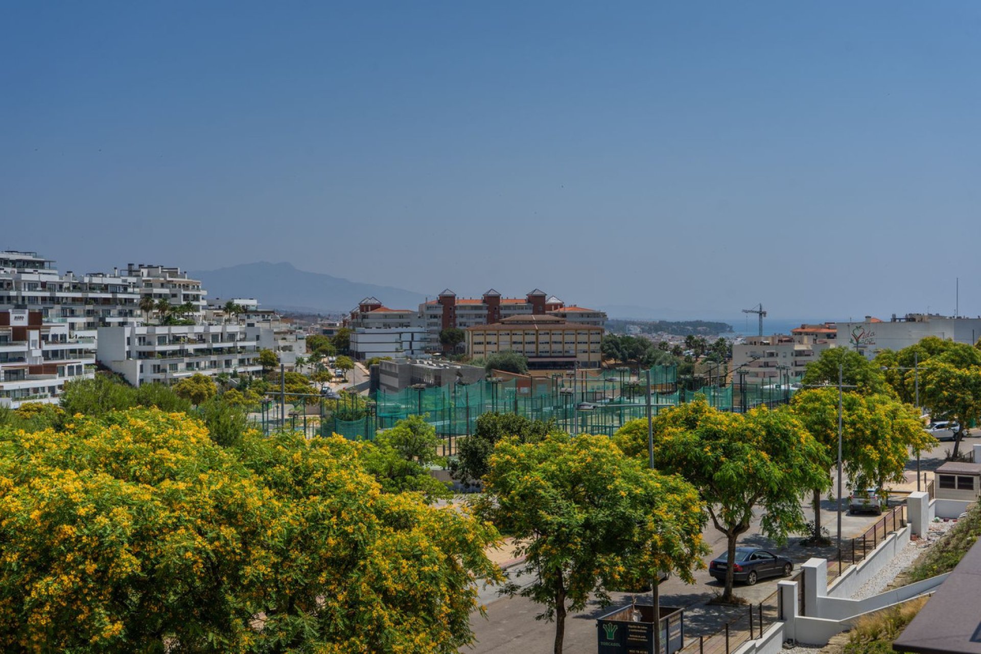 Resale - Apartment - Middle Floor Apartment - Estepona - Estepona Centro