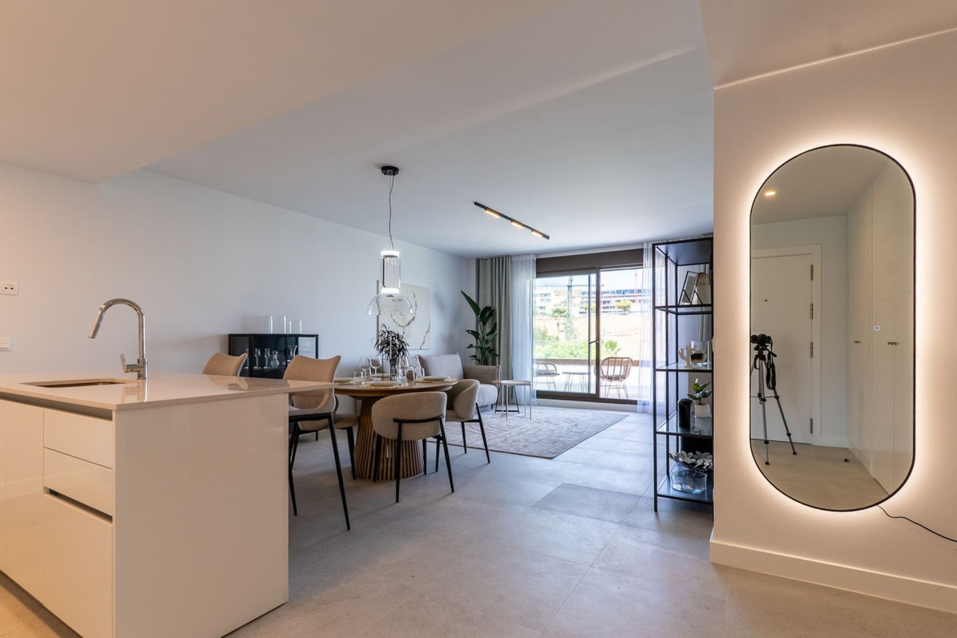 Resale - Apartment - Middle Floor Apartment - Estepona - Estepona Centro