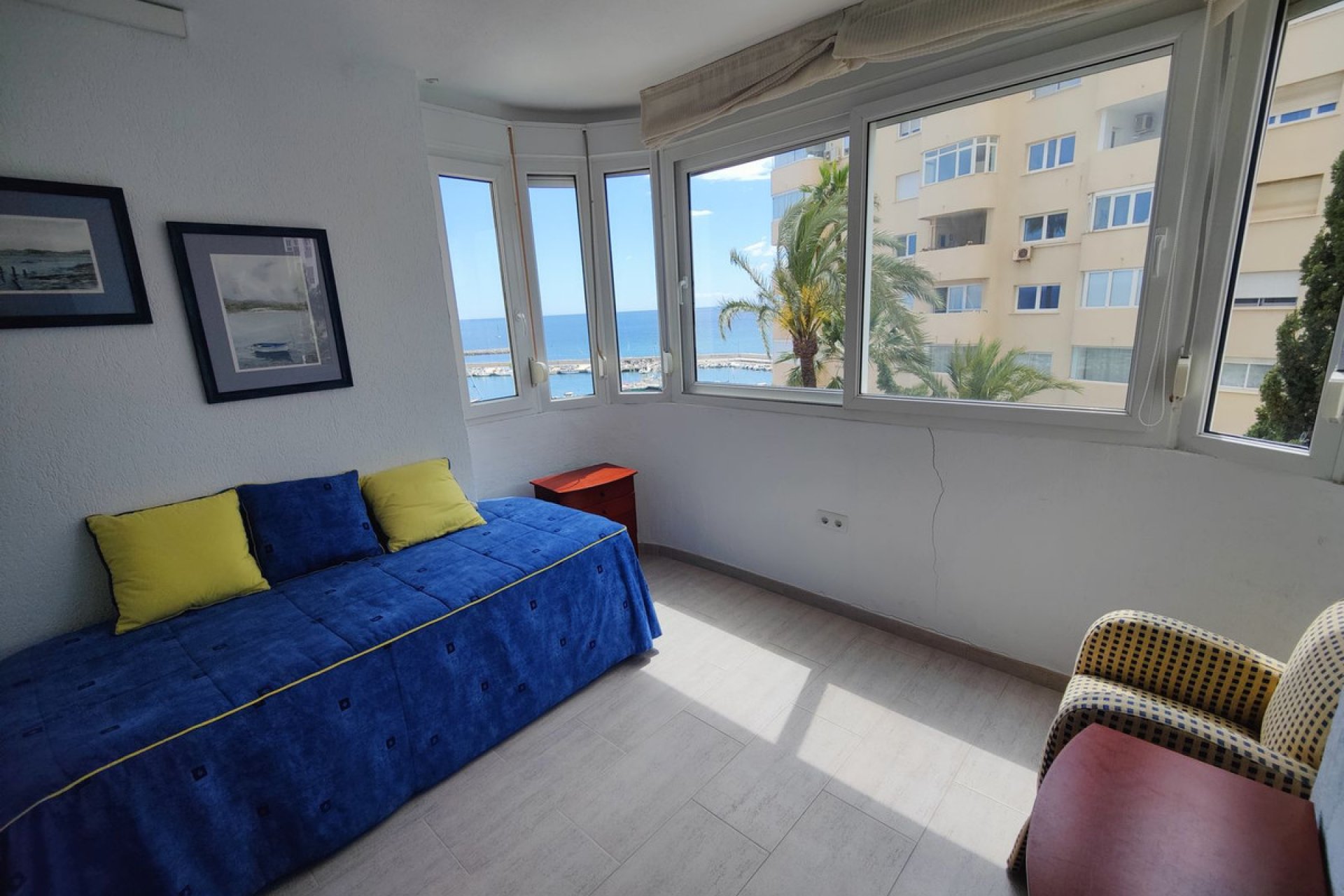 Resale - Apartment - Middle Floor Apartment - Estepona - Estepona Centro