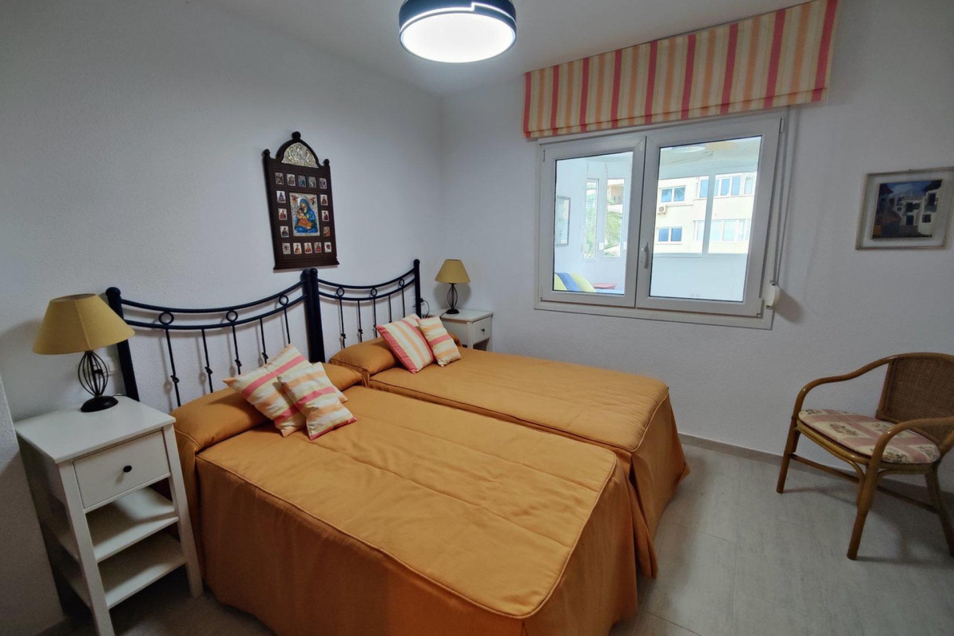 Resale - Apartment - Middle Floor Apartment - Estepona - Estepona Centro