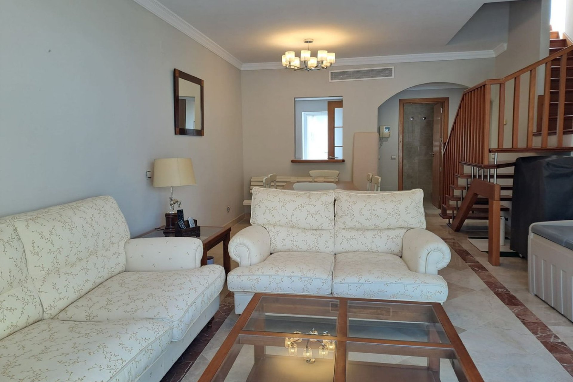 Resale - Apartment - Middle Floor Apartment - Estepona - Estepona Centro