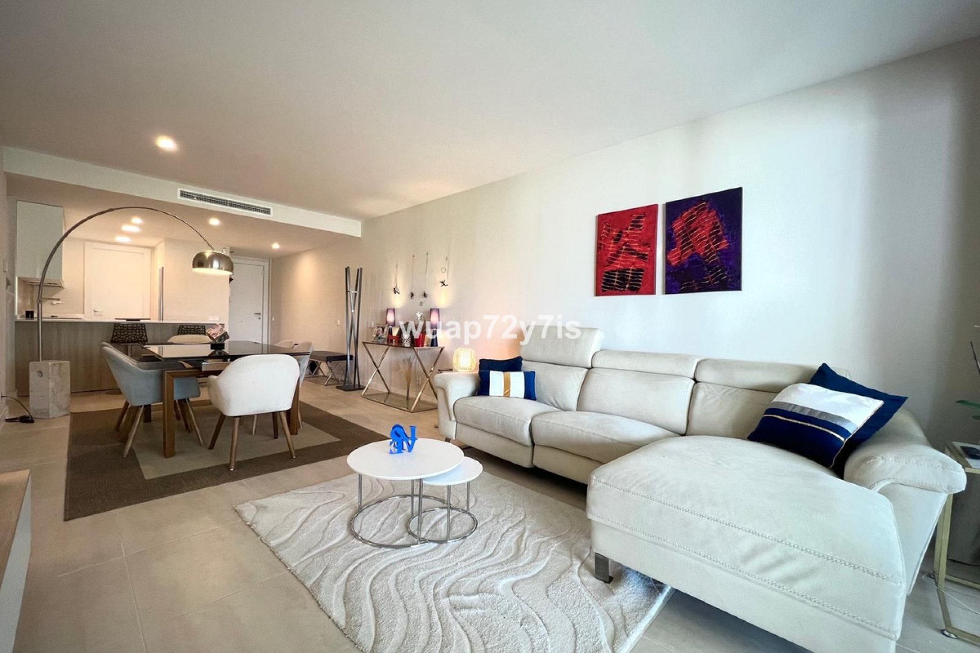 Resale - Apartment - Middle Floor Apartment - Estepona - Estepona Centro